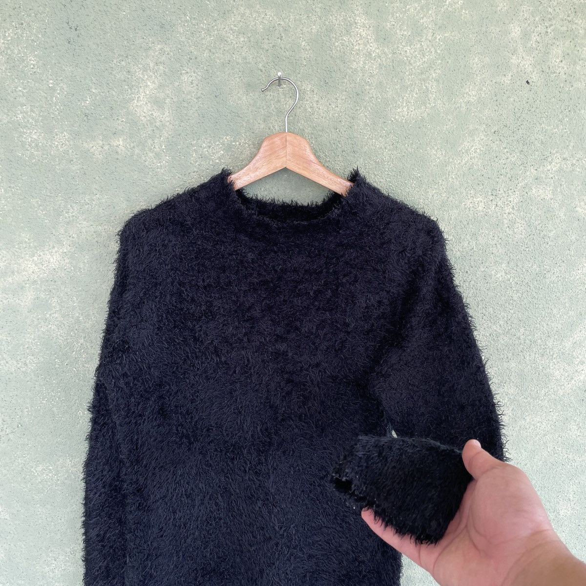 Japanese Brand Vintage Japanese Black Fur Shag Shaggy Long Knitwear Sweater Size US S / EU 44-46 / 1 - 5 Thumbnail