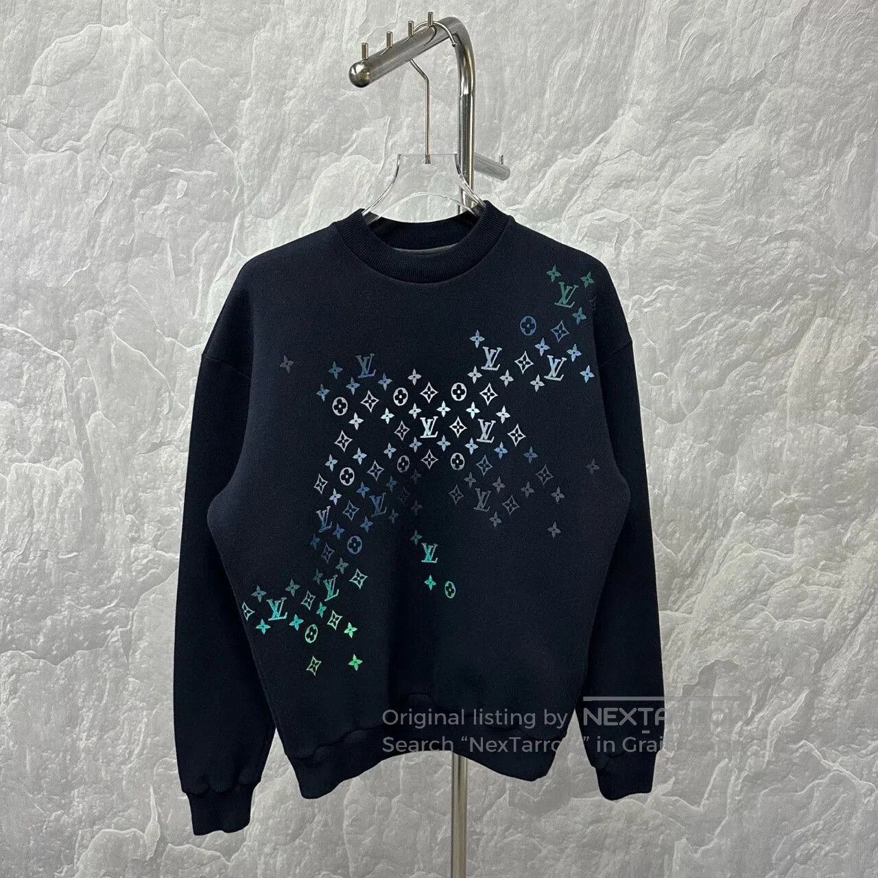Louis Vuitton louis vuitton embroidered crewneck sweatshirt. Size US S / EU 44-46 / 1 - 1 Thumbnail