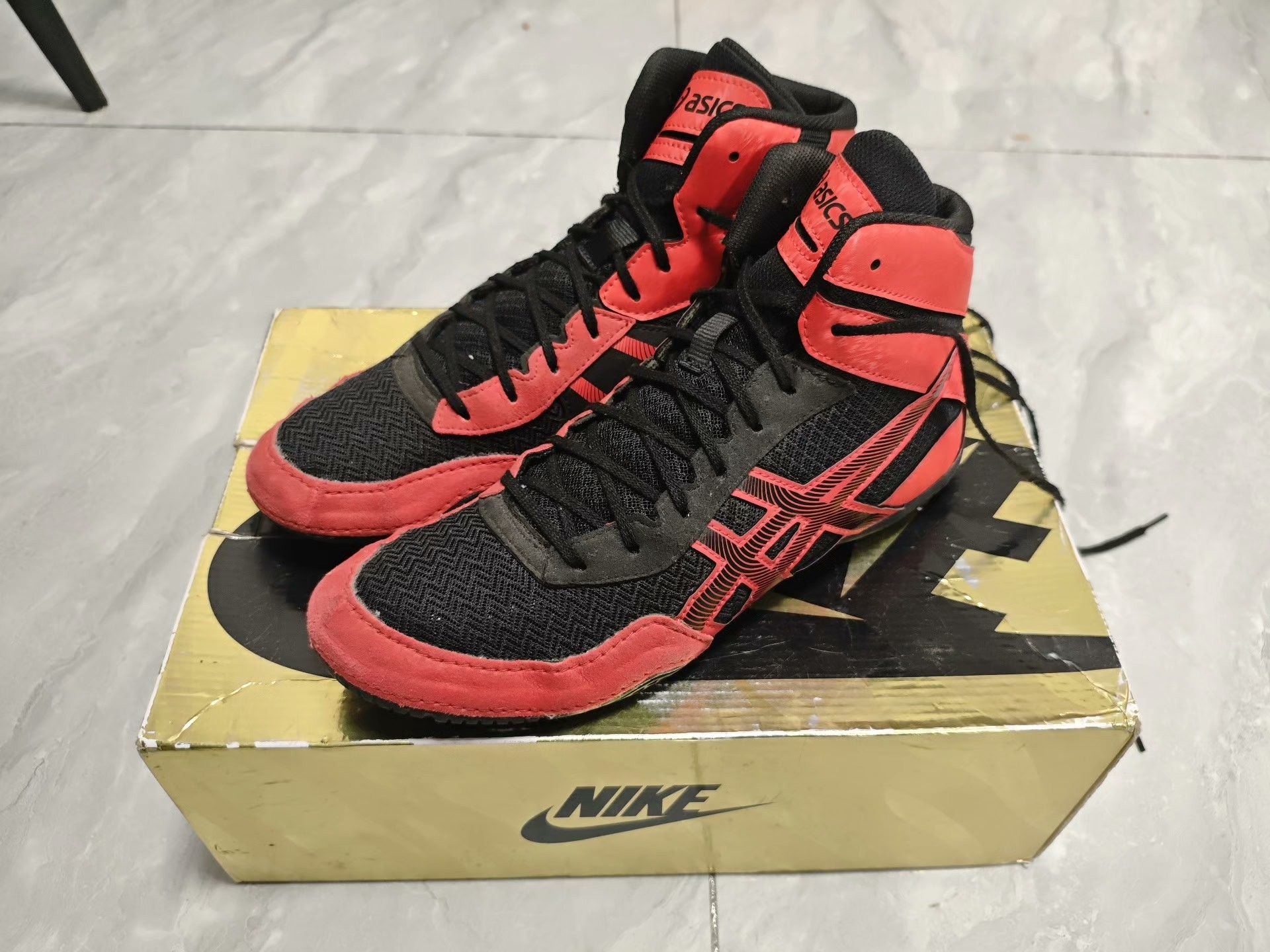 Asics Asics Training Black Lowtop Sneakers 9.5 Men Size US 9.5 / EU 42-43 - 1 Thumbnail