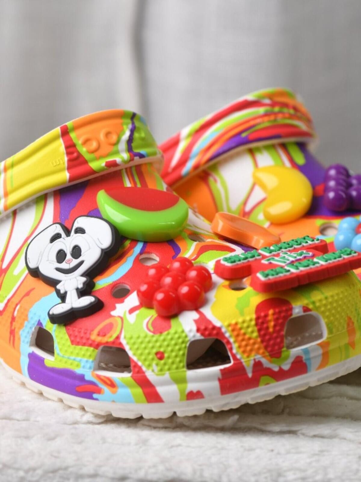 Crocs Trix Cereal x Crocs Classic Clog Size US 6 / EU 39 - 4 Thumbnail
