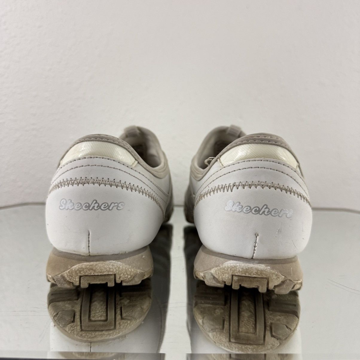 SKECHERS SKECHERS Vintage Y2K 2000s White Leather Sporty Slip Ons Size US 9.5 / IT 39.5 - 5 Thumbnail