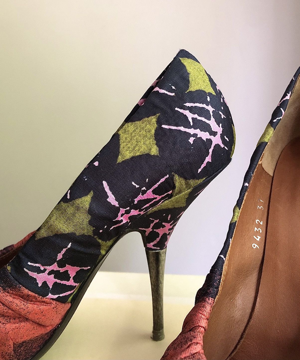 Dries Van Noten Dries Van Noten Runway SS08 Iconic Steel Heel Printed Pumps Size US 7 / IT 37 - 9 Thumbnail