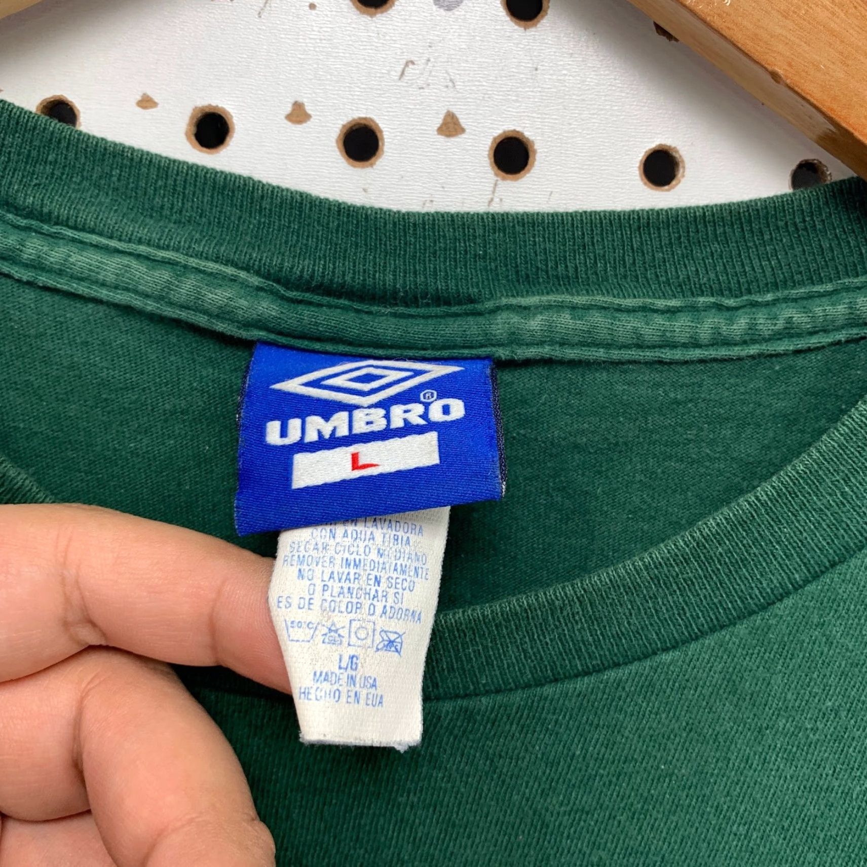 Umbro VINTAGE Umbro T-Shirt Mens Large Green 90s Single Stitch Made USA Shirt Mens Large Green 90s Umbro T Shirt Green 1990s United States Size US L / EU 52-54 / 3 - 7 Thumbnail