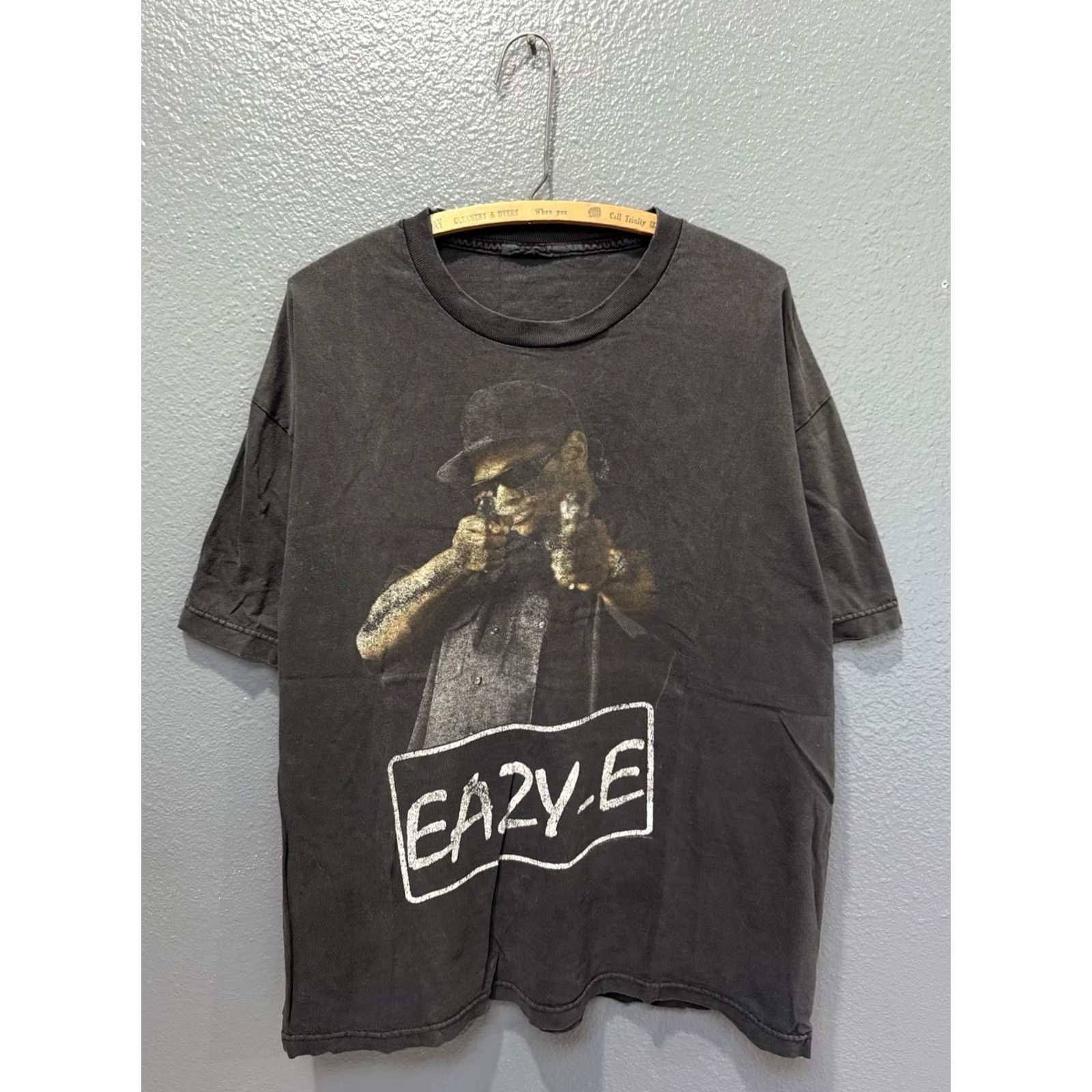 Vintage VINTAGE Deathrow Records T-Shirt XL Black Mens XL 2006 Eazy E Rap Tee Shirt Size US XL / EU 56 / 4 - 3 Thumbnail