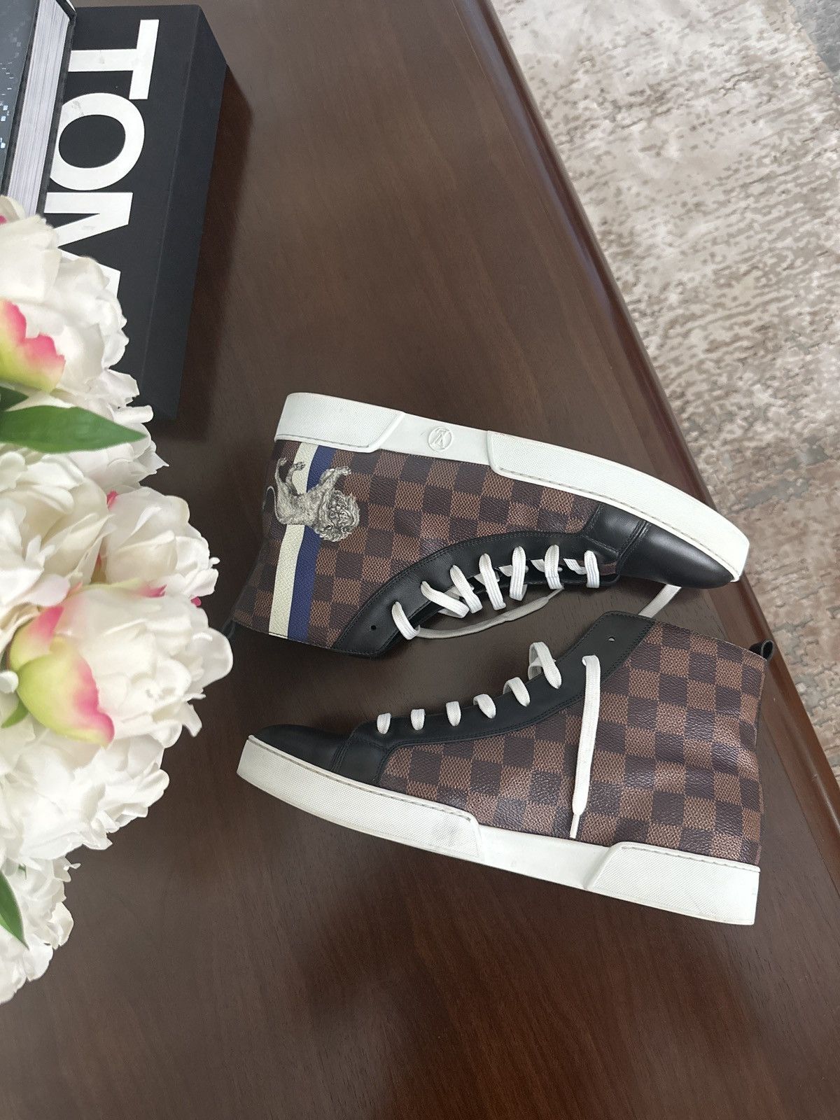 Louis Vuitton LOUIS VUITTON Damier Ebene Lion Chapman  display picture 2