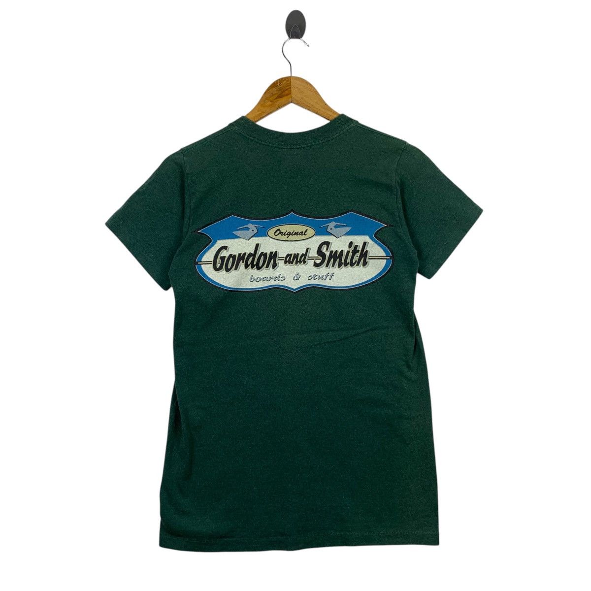 Vintage Vintage 90s GORDON and SMITH Surf Boards & Stuff Logo Shirt Size US S / EU 44-46 / 1 - 1 Thumbnail