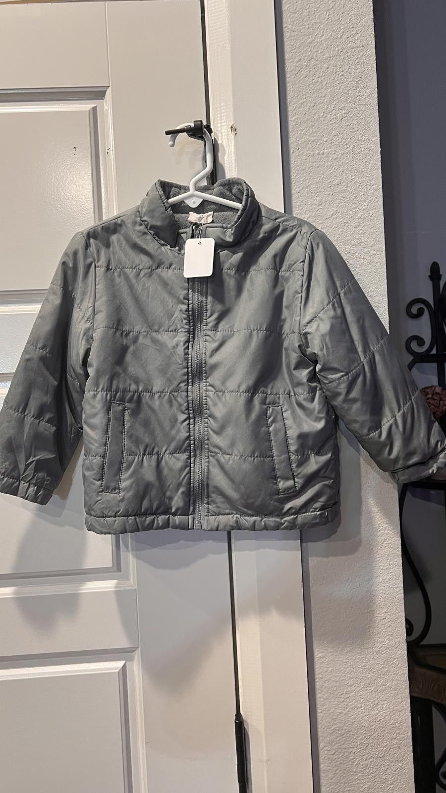 Other Cozy Gray Puffer Jacket for Kids - Size 3T Size US XXS / EU 40 - 1 Thumbnail