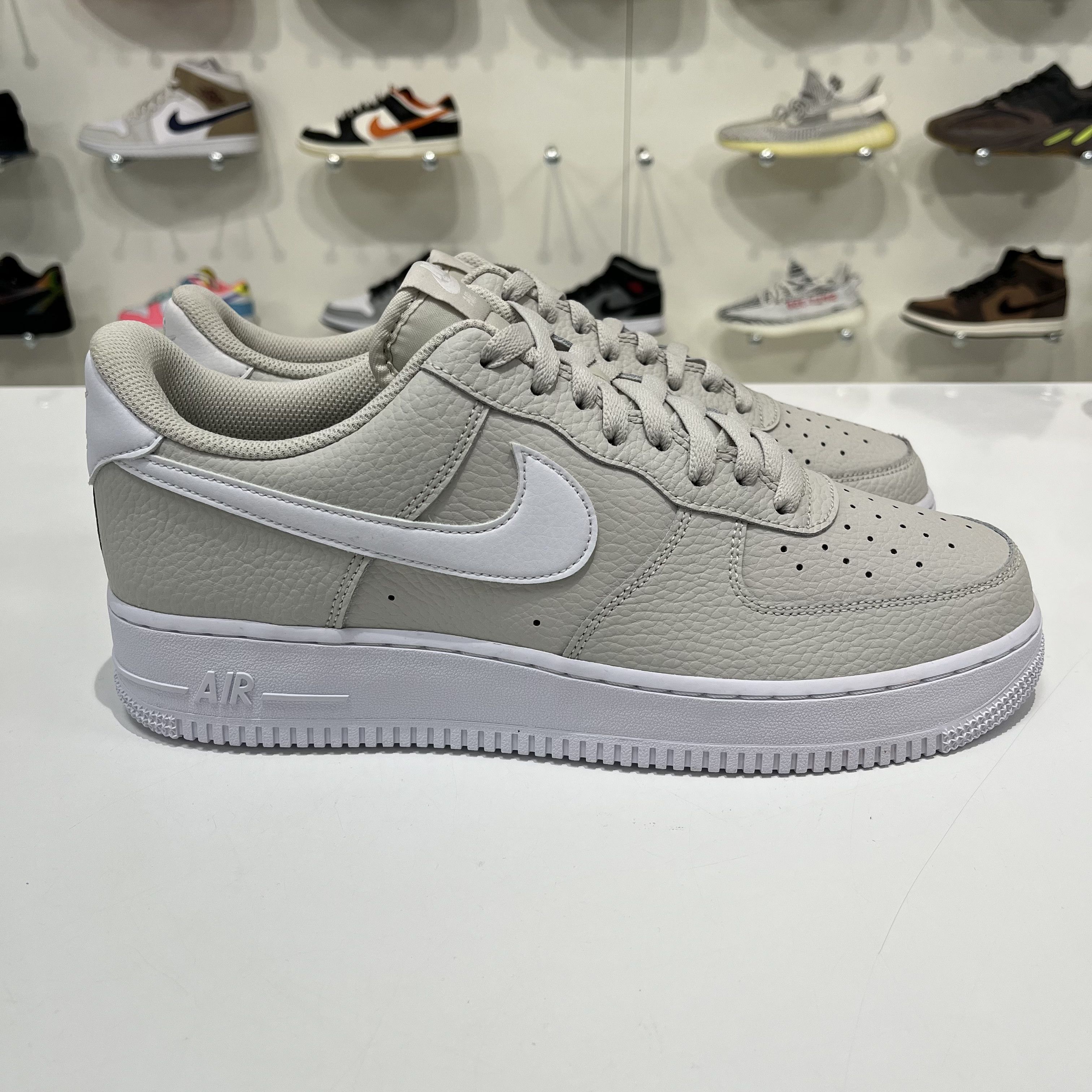 Nike Nike Air Force 1 Low Light Bone White Size US 10.5 / EU 43-44 - 4 Thumbnail