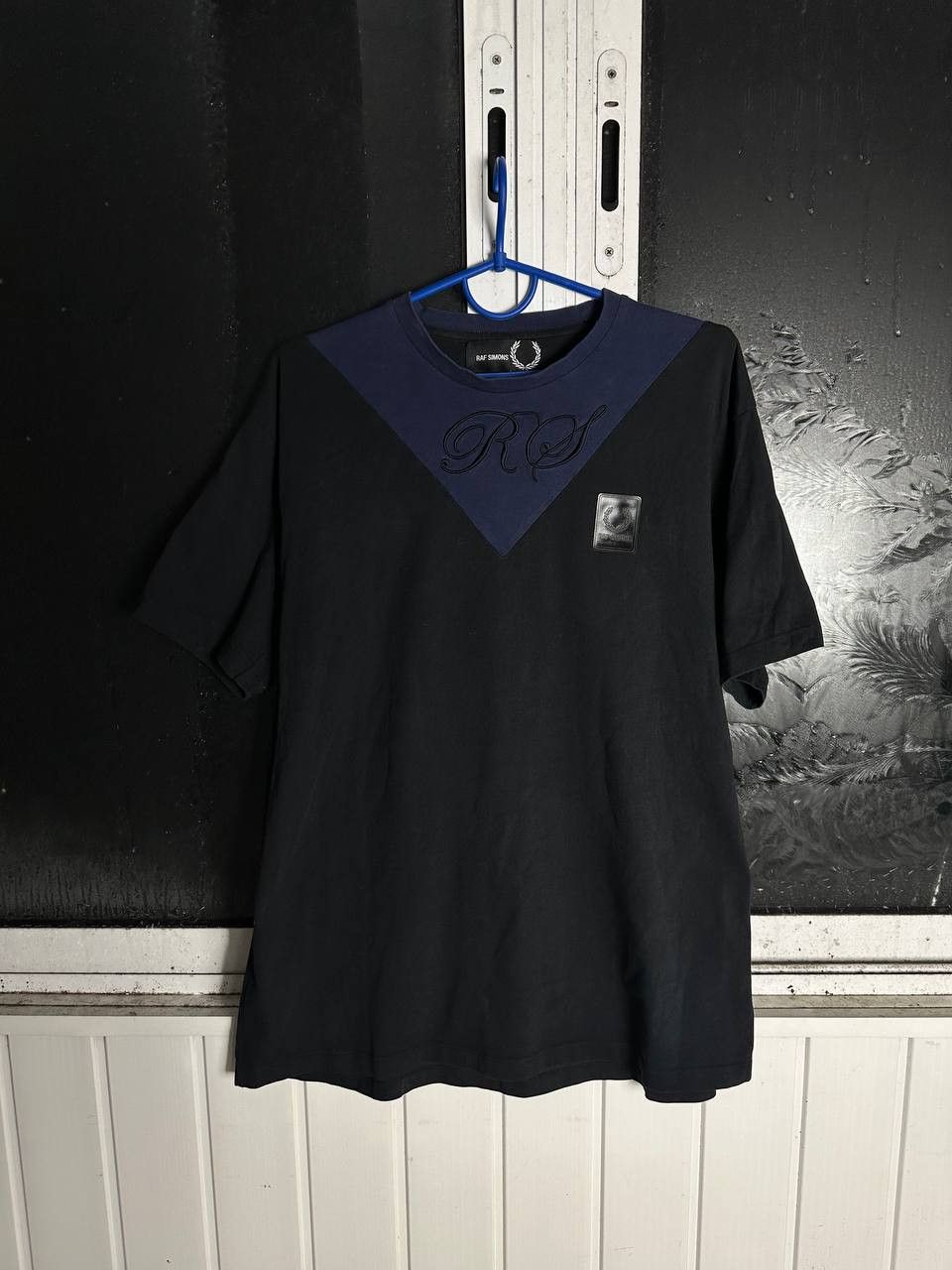 Fred Perry × Raf Simons Raf Simons X Fred Perry Black Raglan Sleeve T-shirt Size US XL / EU 56 / 4 - 1 Thumbnail