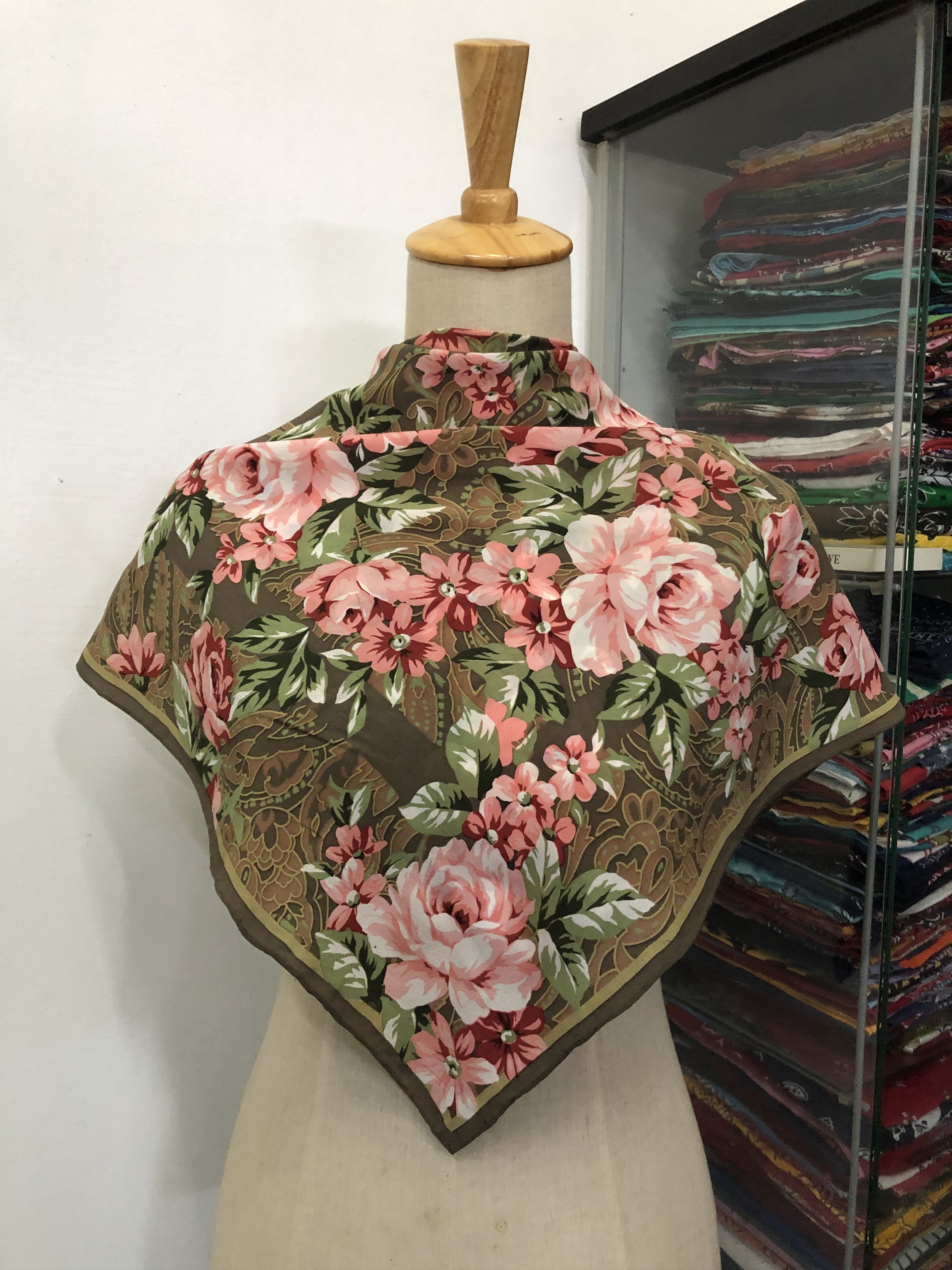 Vintage Vintage Silk Scarf Size ONE SIZE - 1 Thumbnail