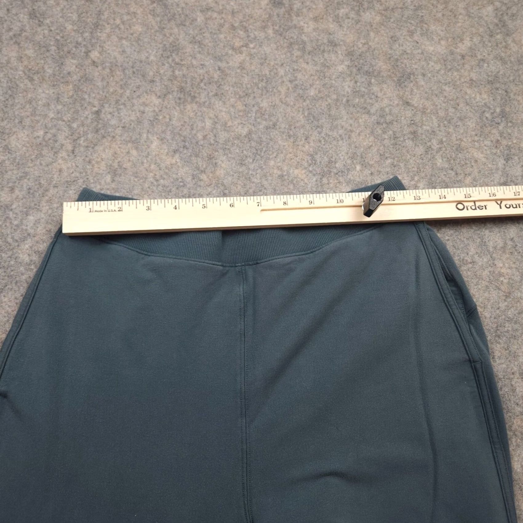Lululemon Lululemon Leggings Women’s Gray Sage Size 6 Athletic Yoga Gym Ankle Regular Inseam 26 in Size 28" / US 6 / IT 42 - 6 Thumbnail