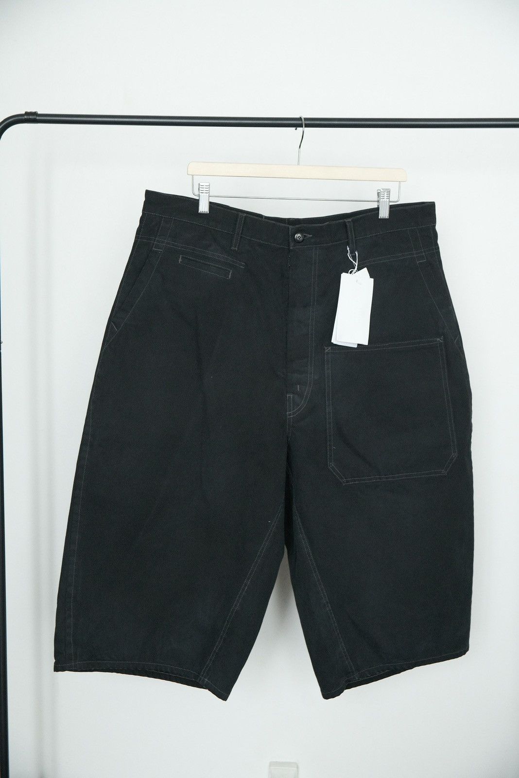 Maison Margiela Maison Margiela oversized multi pocket shorts Size US 36 / EU 52 - 1 Thumbnail