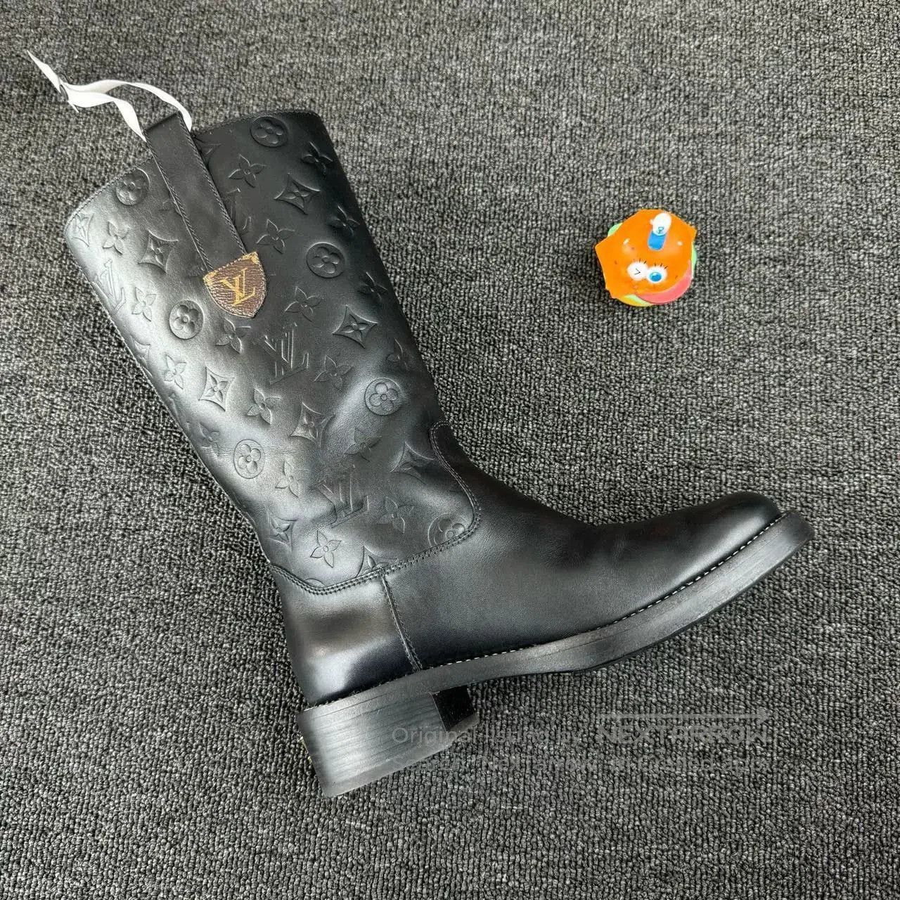 Louis Vuitton louis vuitton embossed pattern knight boots. Size US 7 / IT 37 - 4 Thumbnail