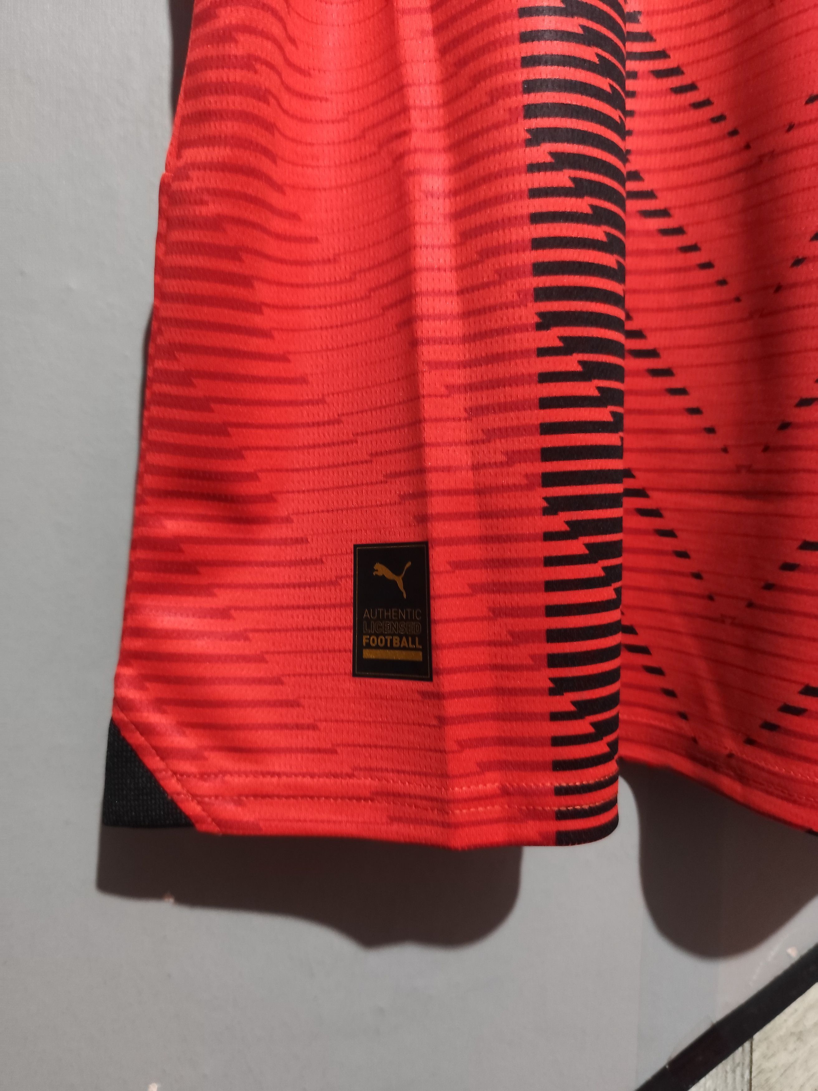 Puma Puma x AC Milan 2023/2024 #22 Kaka Home Jersey Size US L / EU 52-54 / 3 - 14 Thumbnail
