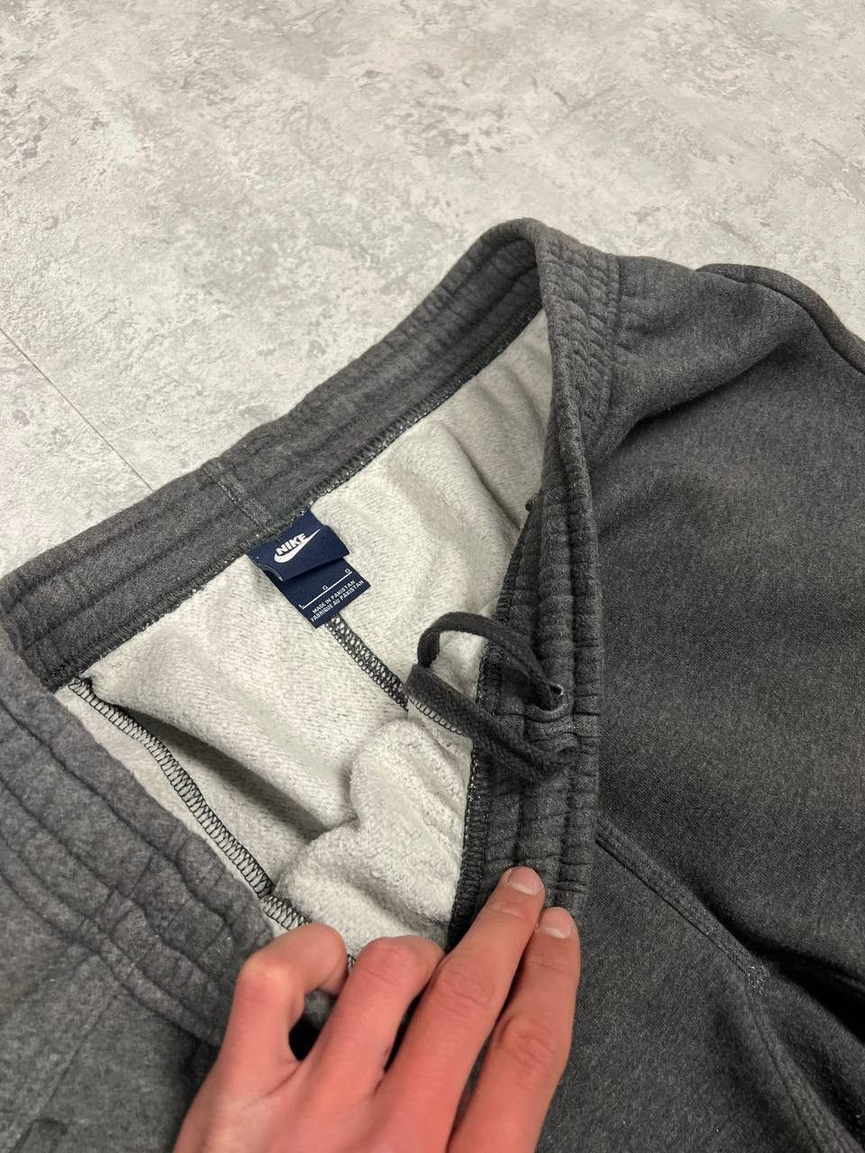 Nike Nike Baggy Grey Sweatpants Joggers Pants Size L Size US 35 - 14 Thumbnail