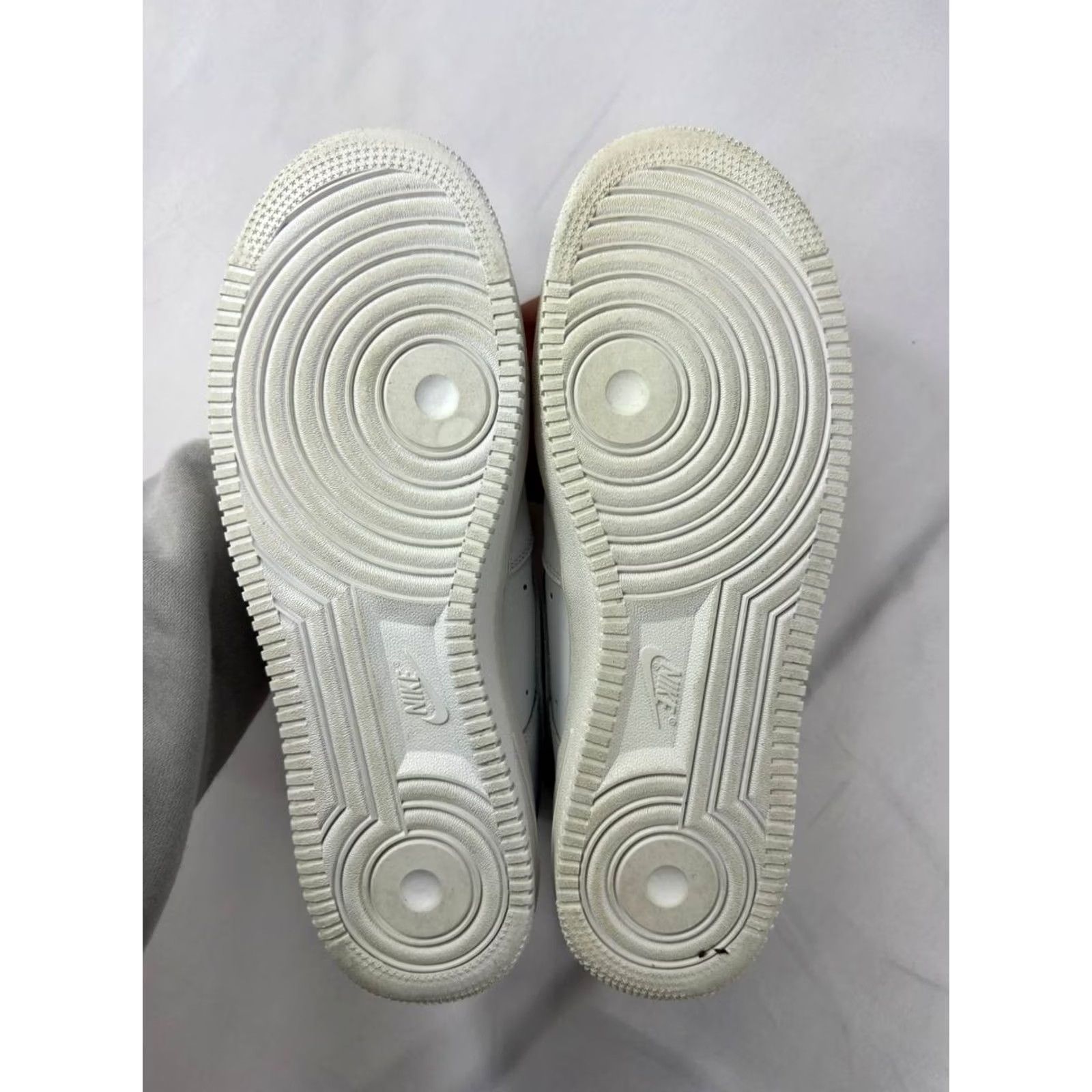 Nike Nike Air Force 1 '07 Triple White CW2288-111 Sneakers Men 11.5 White Size US 12 / EU 45 - 7 Thumbnail