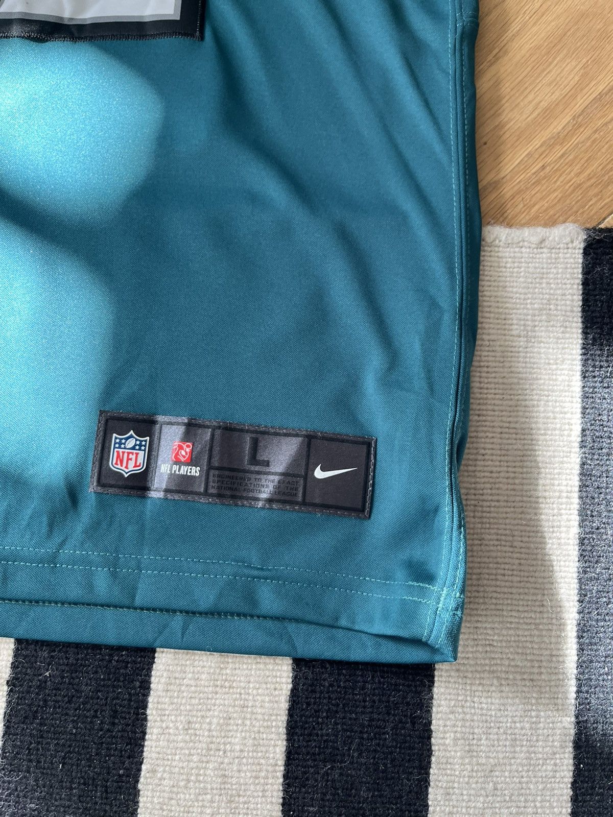 Nike Philadelphia Eagles #11 Carson Wentz NFL Jersey – Size L Size US L / EU 52-54 / 3 - 3 Thumbnail