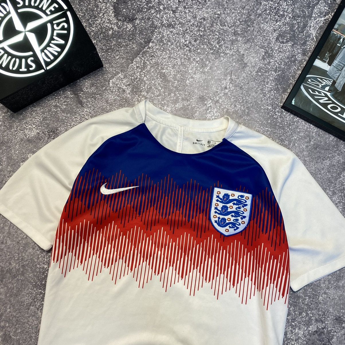 Vintage Men’s Nike FC England National Football team jersey Size US S / EU 44-46 / 1 - 3 Thumbnail