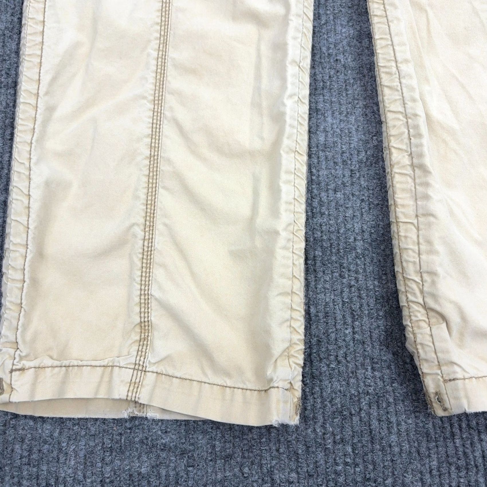 Vintage VINTAGE Unionbay Cargo Pants Womens 13 Tan Cotton Wide Leg Utility Y2K Grunge Skater Size 34" / US 12 / IT 48 - 2 Thumbnail