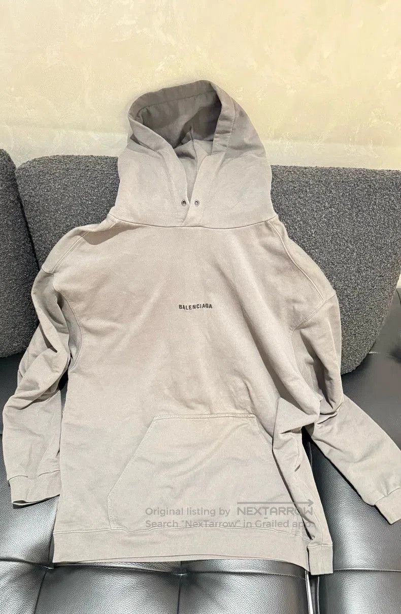 Balenciaga Balenciaga Beige Logo Embroidered Hoodie. Size US L / EU 52-54 / 3 - 1 Thumbnail
