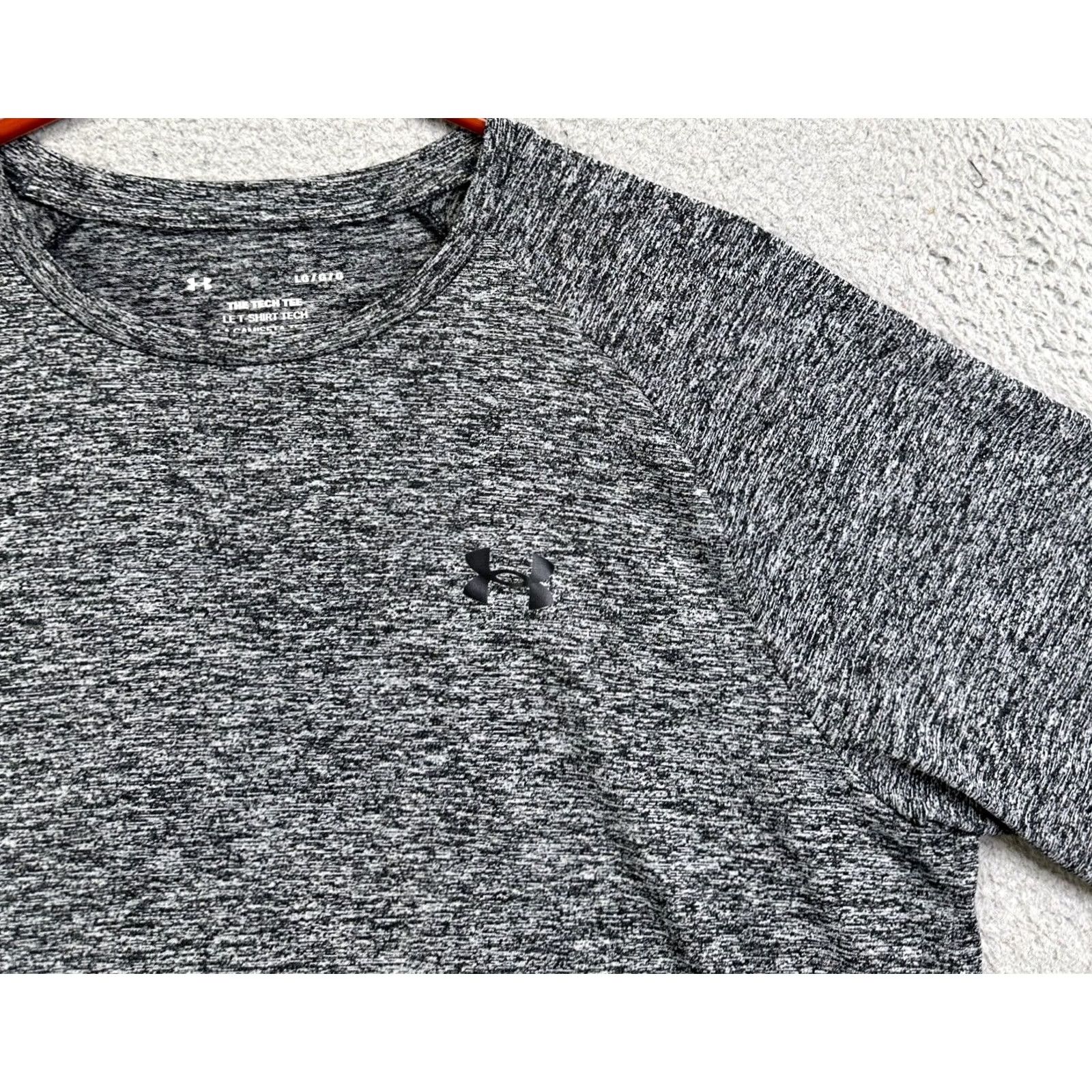 Under Armour Under Armour The Tech Tee Shirt Adult Large Grey Heather Crew Neck T-Shirt Mens Regular Fit Short Sleeve Size US L / EU 52-54 / 3 - 6 Thumbnail