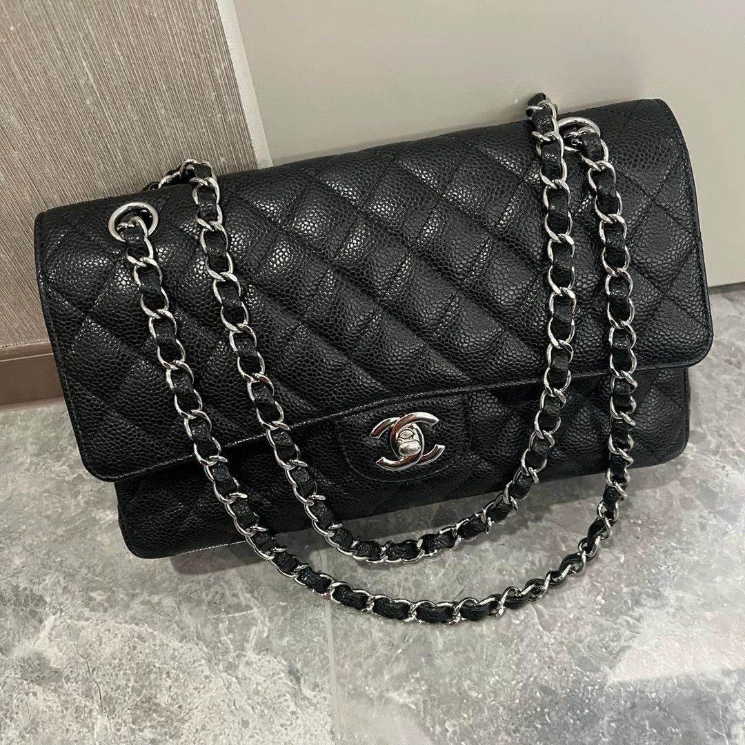 Chanel Pre-loved Bag Very good condition Size ONE SIZE - 1 Thumbnail