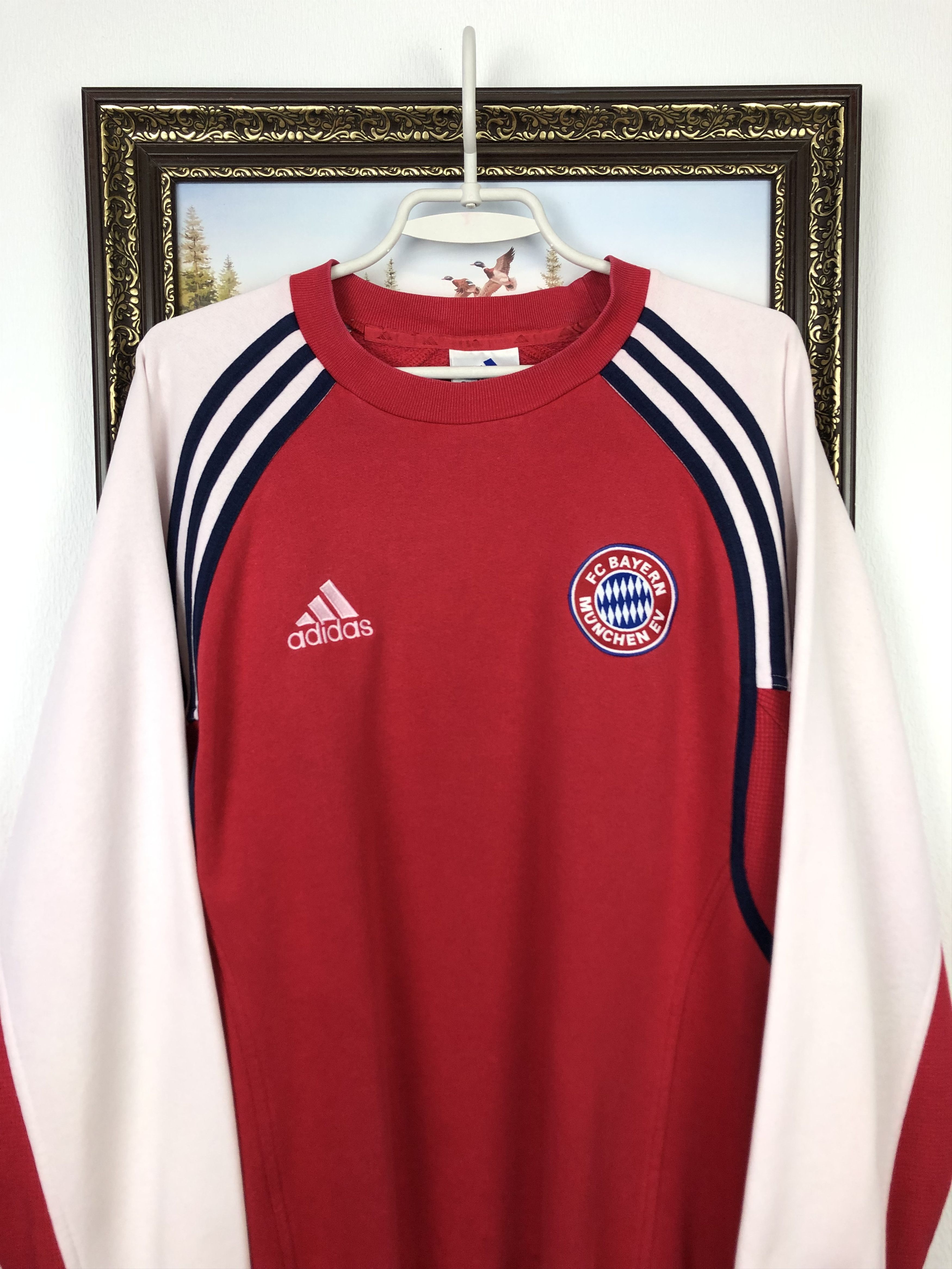 Adidas Vintage Adidas Bayern Munich Football Sweatshirt Crewneck Size US L / EU 52-54 / 3 - 2 Thumbnail