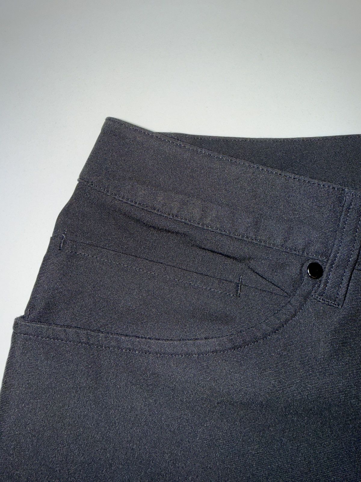 Lululemon Lululemon Black ABC Pants Size US 31 - 7 Thumbnail