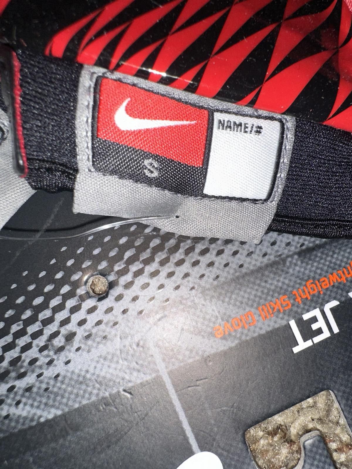 Nike VINTAGE Nike Men’s VaporJet Magnigrip Football Receiver Red Gloves 2009 Size ONE SIZE - 8 Thumbnail