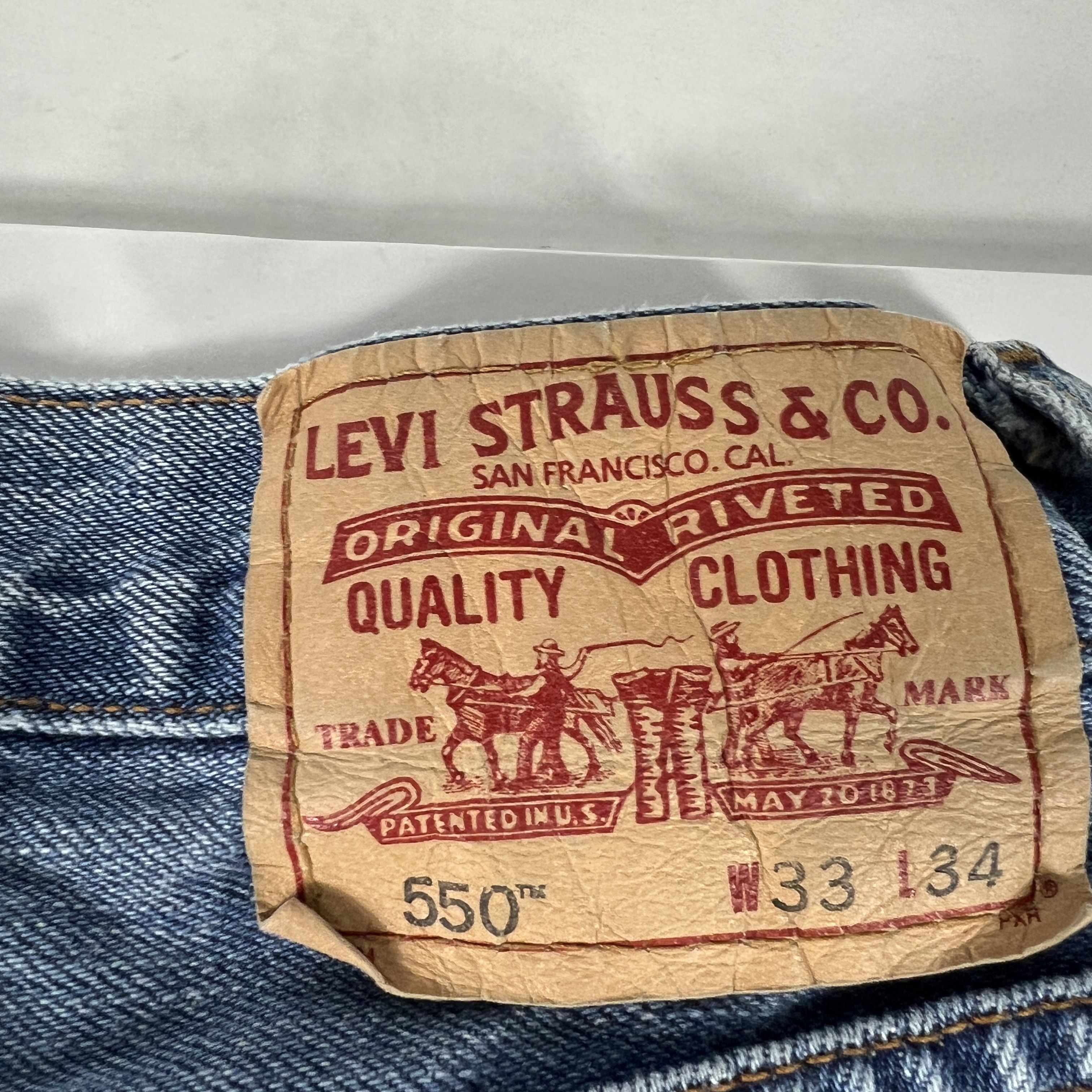 Levi's Y2K Levi's Jeans 550 Relaxed Fit Blue Faded Cotton Denim Size US 33 - 16 Thumbnail