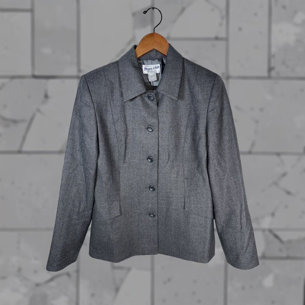 Pendleton Pendleton 100% Wool Gray Button Jacket Womens 10 Jacket Womens Gray 100% Wool Windbreaker Button Closure Regular Size 10 Mens? Womens Size L / US 10 / IT 46 - 1 Thumbnail