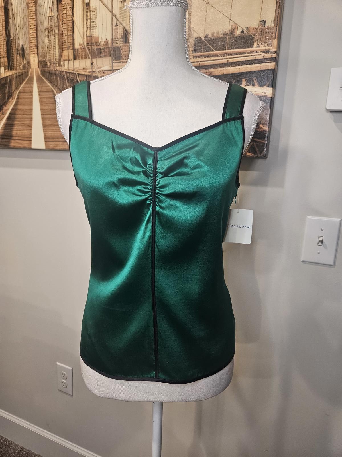 Designer Nwt Doncaster Elegant Green Silk Camisole with Black Trim Size S / US 4 / IT 40 - 1 Thumbnail