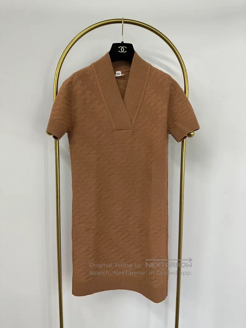 Hermes Hermes Khaki Short Sleeve Dress with Subtle Pattern Size XXS / US 00 / IT 34 - 1 Thumbnail