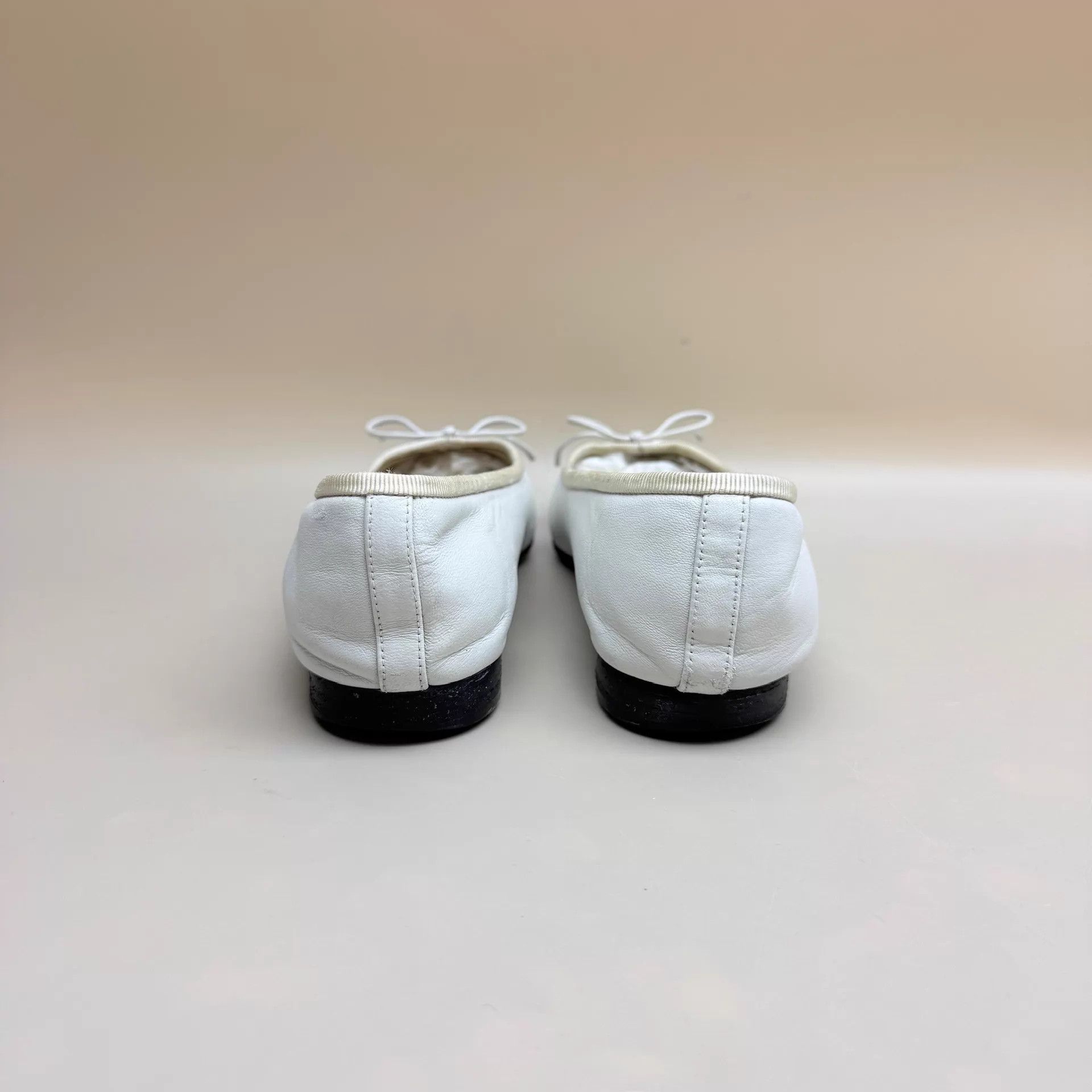 Chanel CHANEL Black & White Bow Lowheel Shoes 36.5 95 New Size US 6 / IT 36 - 2 Thumbnail