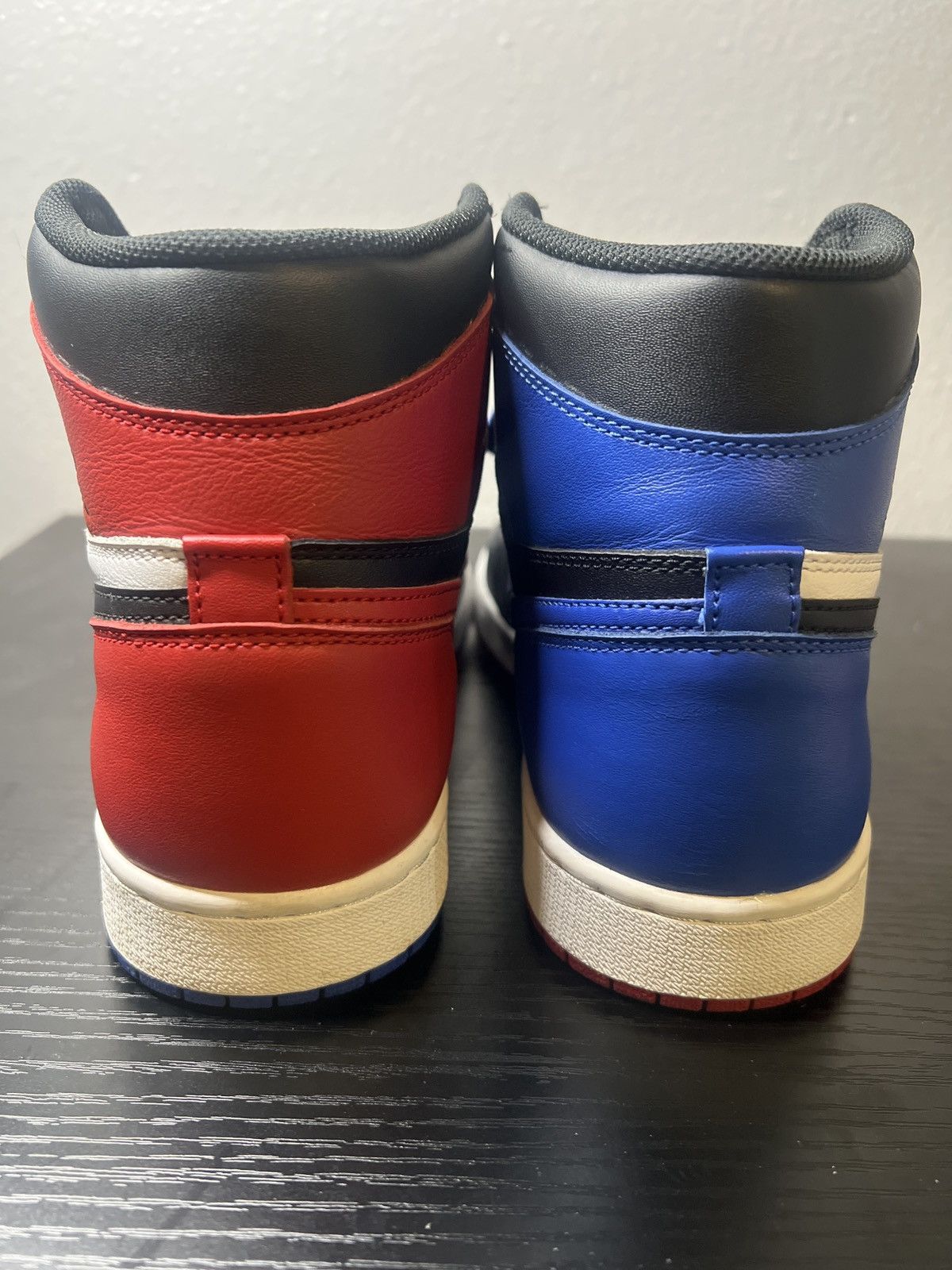 Nike Air Jordan 1 Retro High OG "Top 3" Size US 9.5 / EU 42-43 - 4 Thumbnail