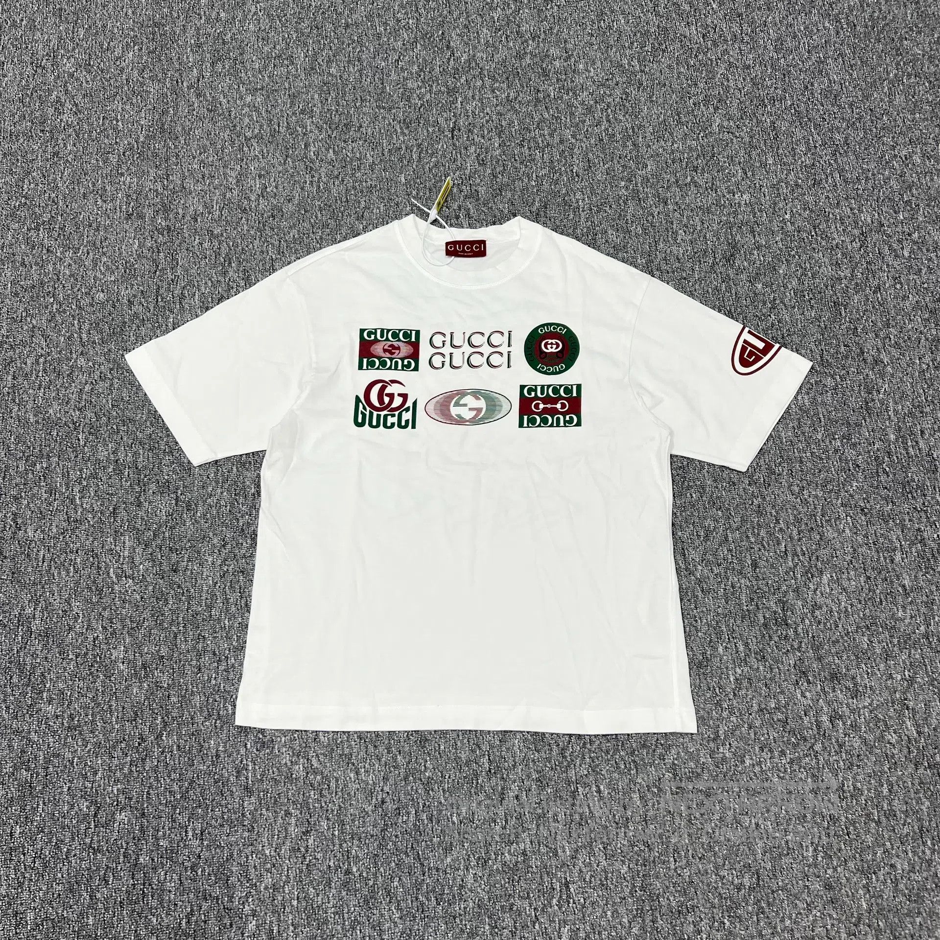 Gucci Guicci Red Label: 6 logos on the chest front Short-sleeved Size US XS / EU 42 / 0 - 2 Thumbnail