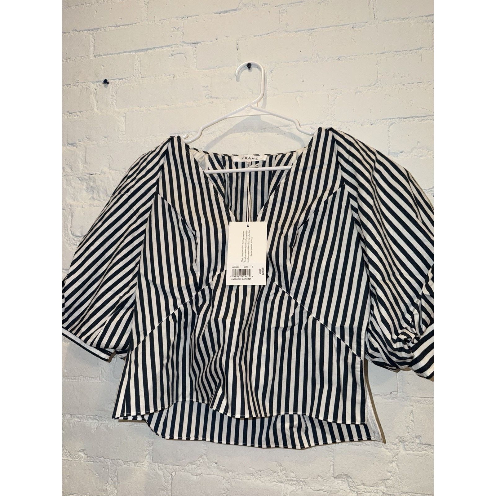 Frame Frame Denim Puff Sleeve VNeck Navy Striped Blouse Size S Size S / US 4 / IT 40 - 5 Thumbnail