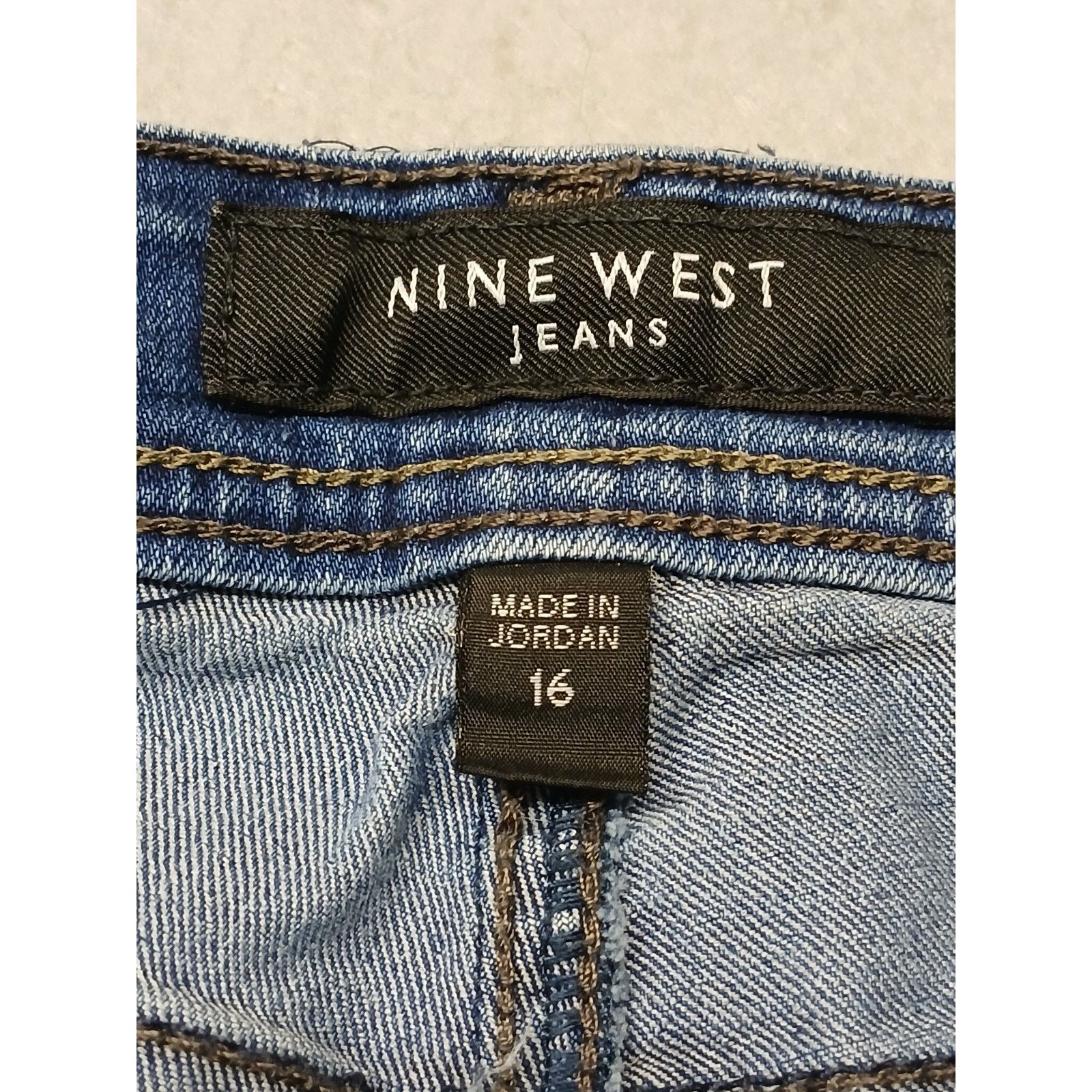 Nine West Nine West (16) Women's Cut-Off Blue Denim Jean shorts Size 38" / US 16 / IT 52 - 3 Thumbnail