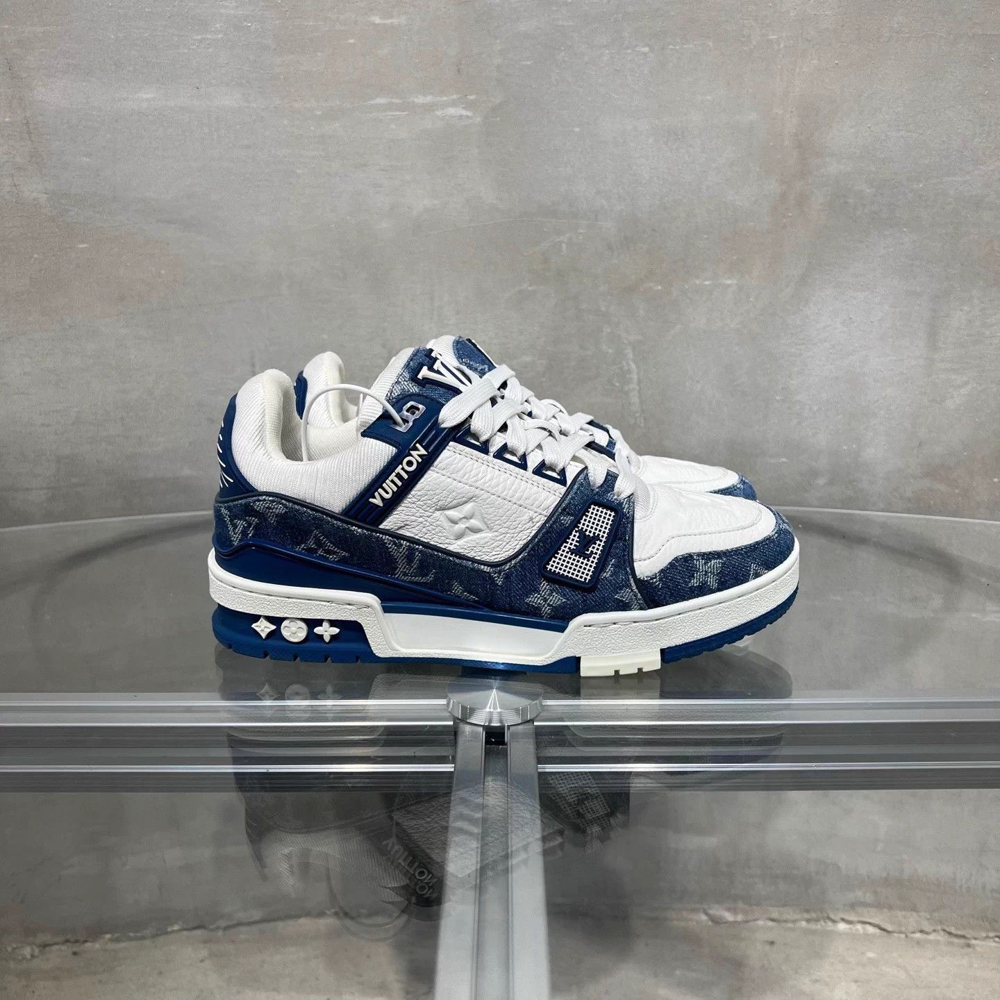 Louis Vuitton LV Trainer White Blue Denim UK3.5 37.5 Size US 6.5 / IT 36.5 - 4 Thumbnail
