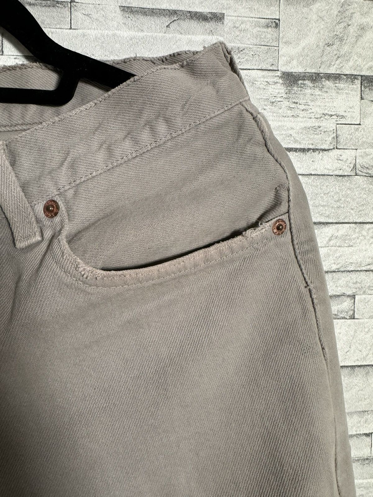 Levi's Vintage Levi’s 501 Distressed “Heel Bite” Jeans - 30x34 Size US 30 / EU 46 - 6 Thumbnail