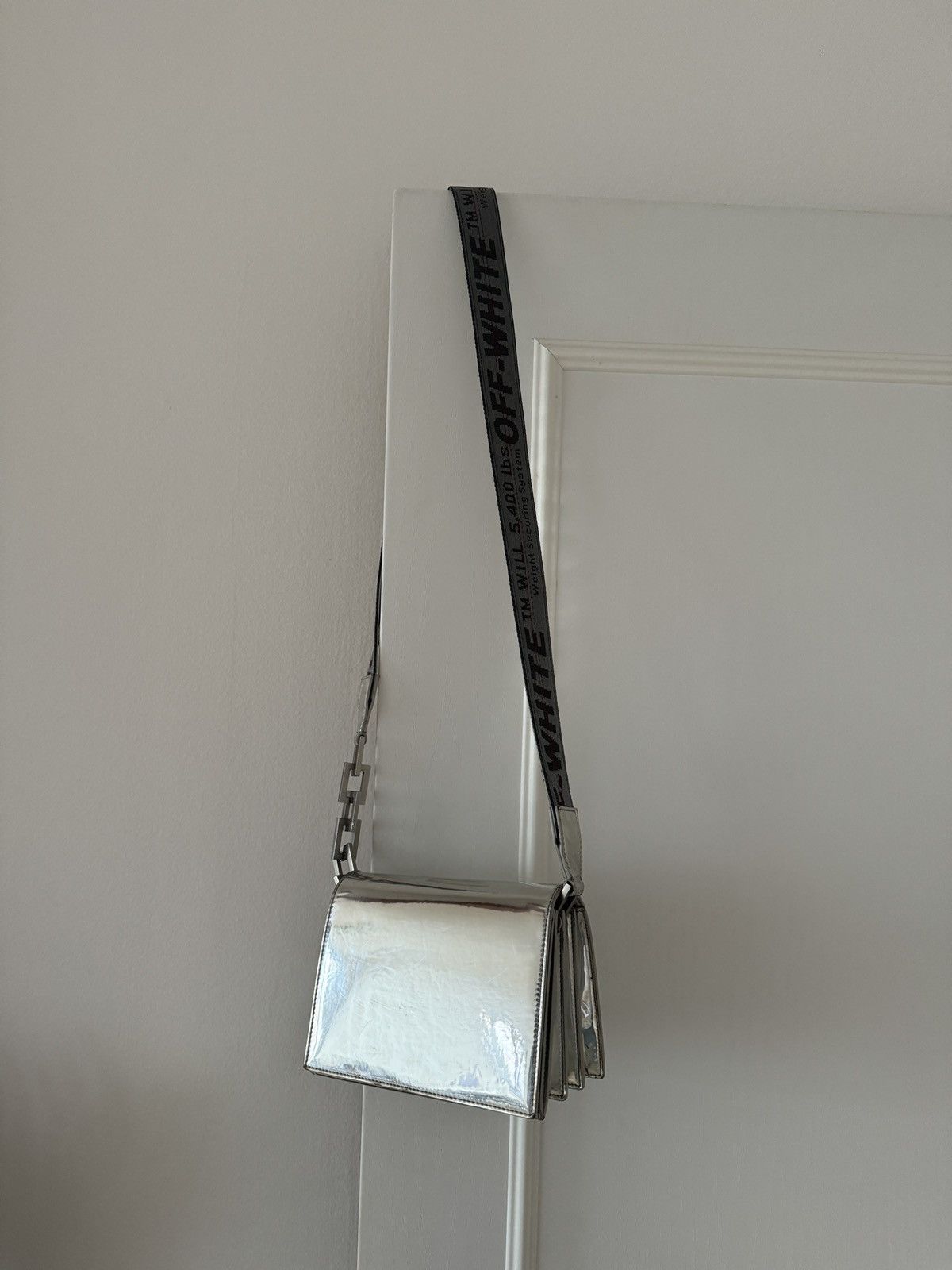 Off-White Off-White Silver Metallic Leather Bag c/o Virgil Abloh Size ONE SIZE - 1 Thumbnail