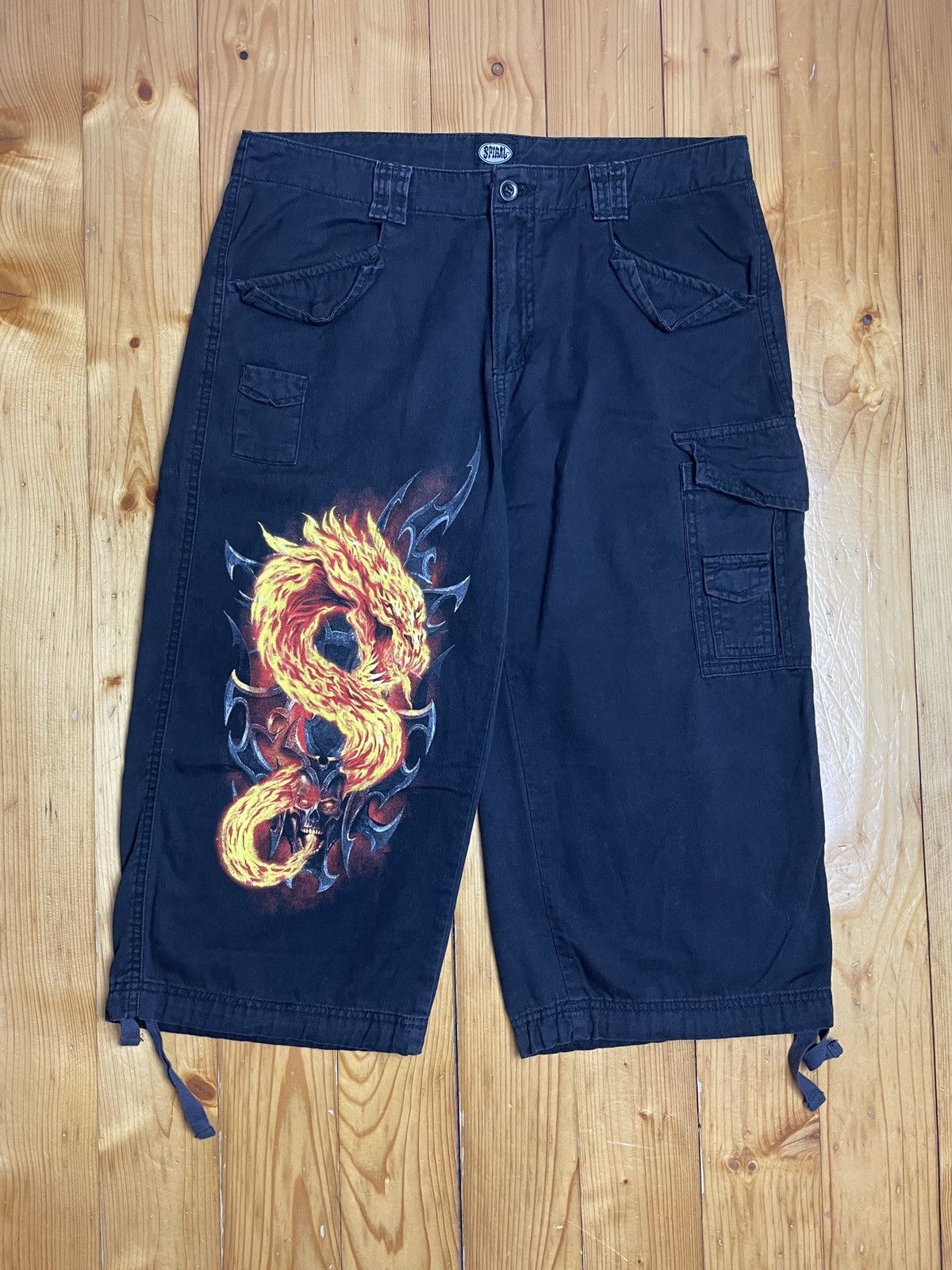 Vintage Vintage SPIRAL black shorts skull bone breeches y2k rare Size US 33 - 2 Thumbnail