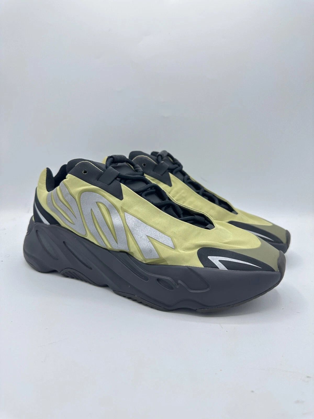 Adidas adidas Yeezy 700 MNVN Resin Yellow Size US 9 / EU 42 - 1 Thumbnail