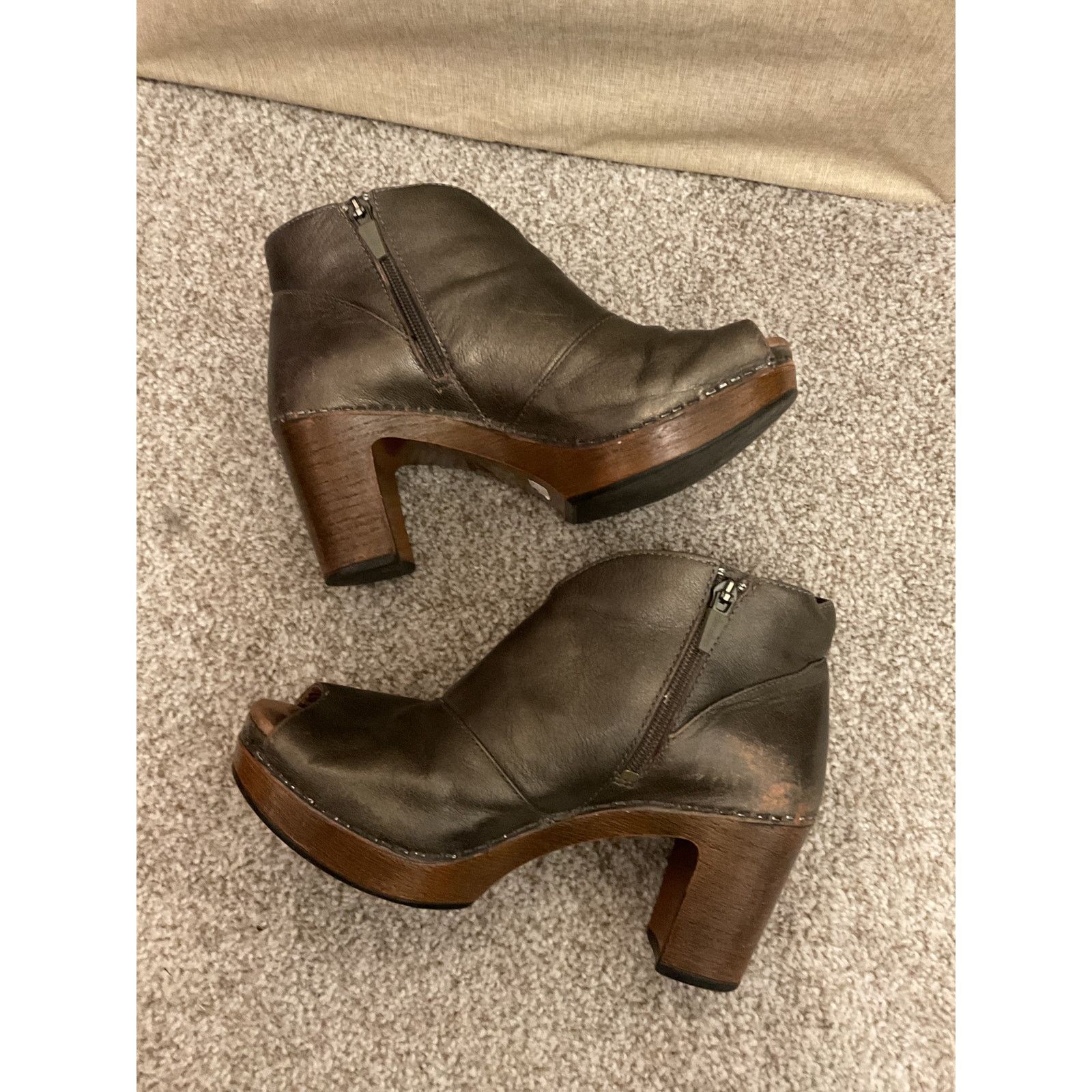 Dansko Dansko Delphina Peep Toe Bootie Aged Bronze Metallic,37 Size US 7 / IT 37 - 1 Thumbnail