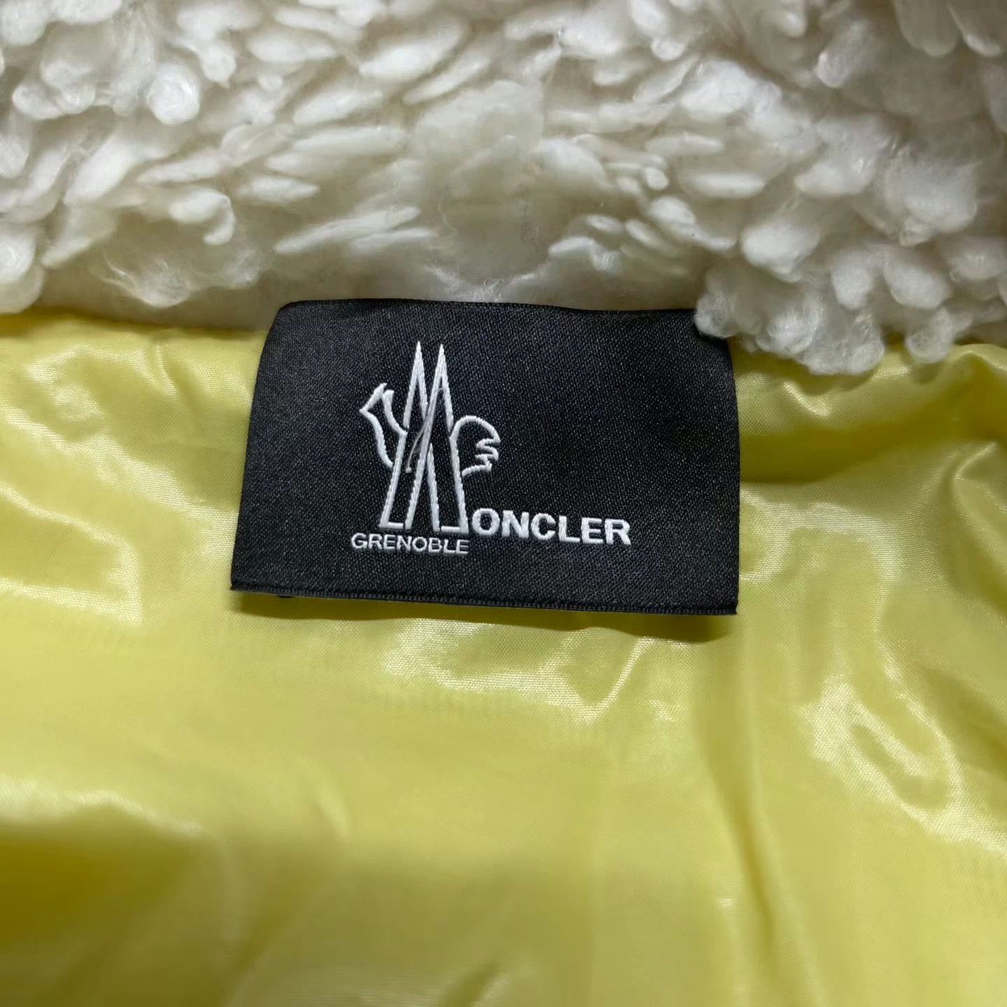 Moncler Moncler Grenoble Teddy Fleece Down Jacket Women's White S Size S / US 4 / IT 40 - 7 Thumbnail
