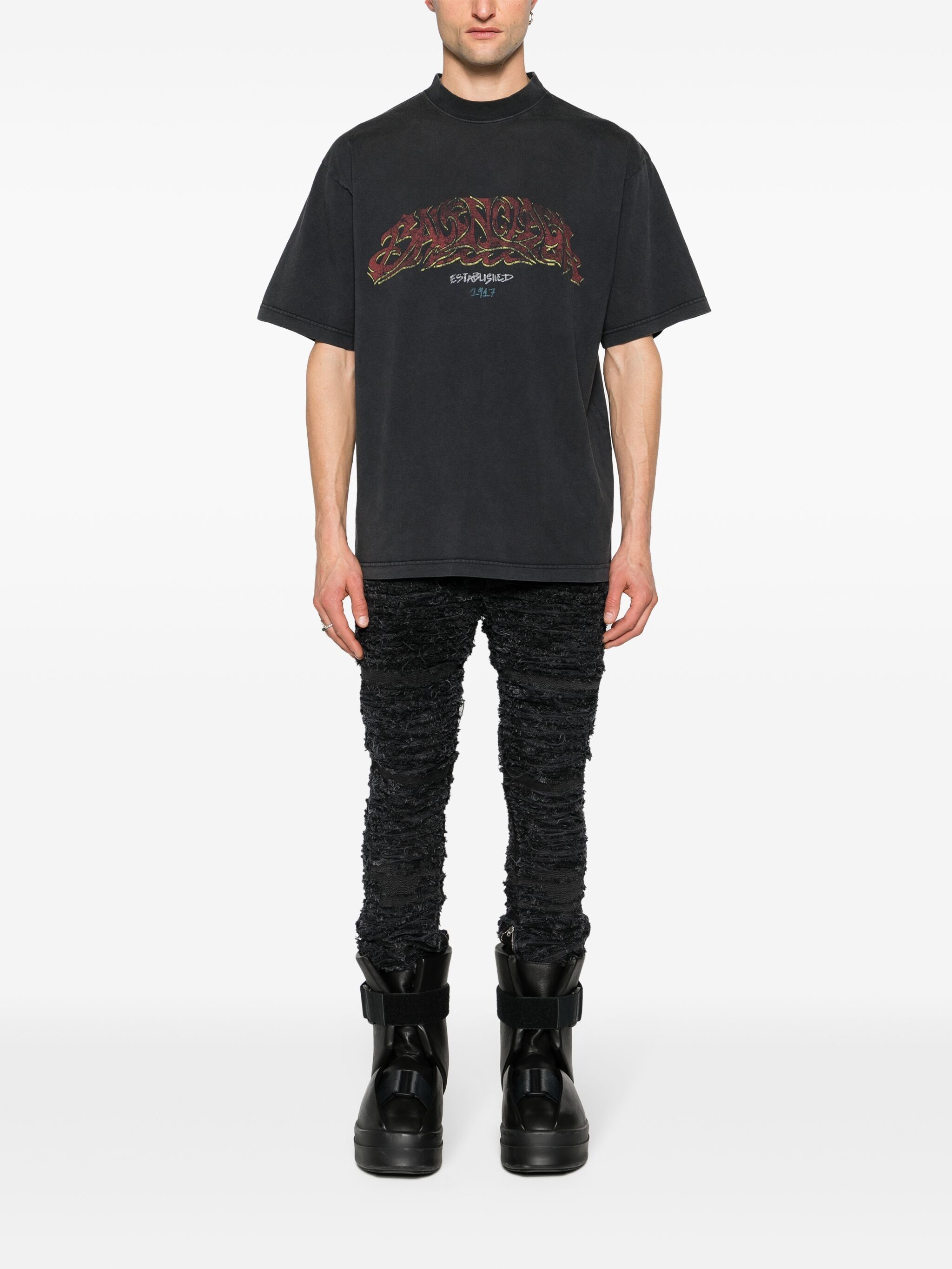 Balenciaga o1la1rc1a0625 Medium Fit T-Shirt in Black Size US S / EU 44-46 / 1 - 3 Thumbnail