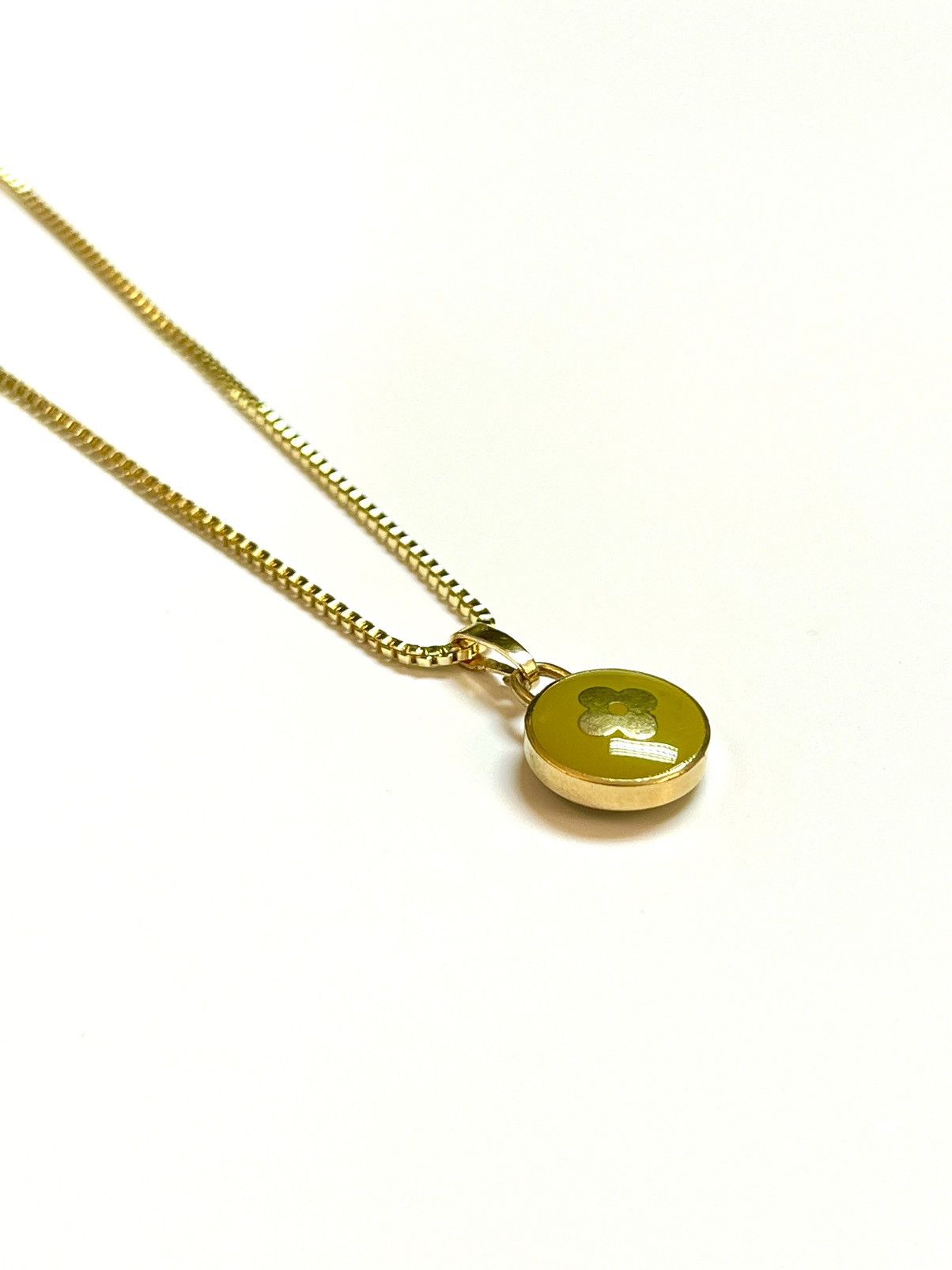 Pre-owned Louis Vuitton Lv Clover Pendant On Chain/necklace In Multi