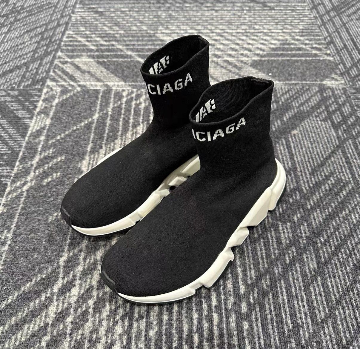 Balenciaga Balenciaga Sock Sneakers J42 Size US 6 / IT 36 - 1 Thumbnail
