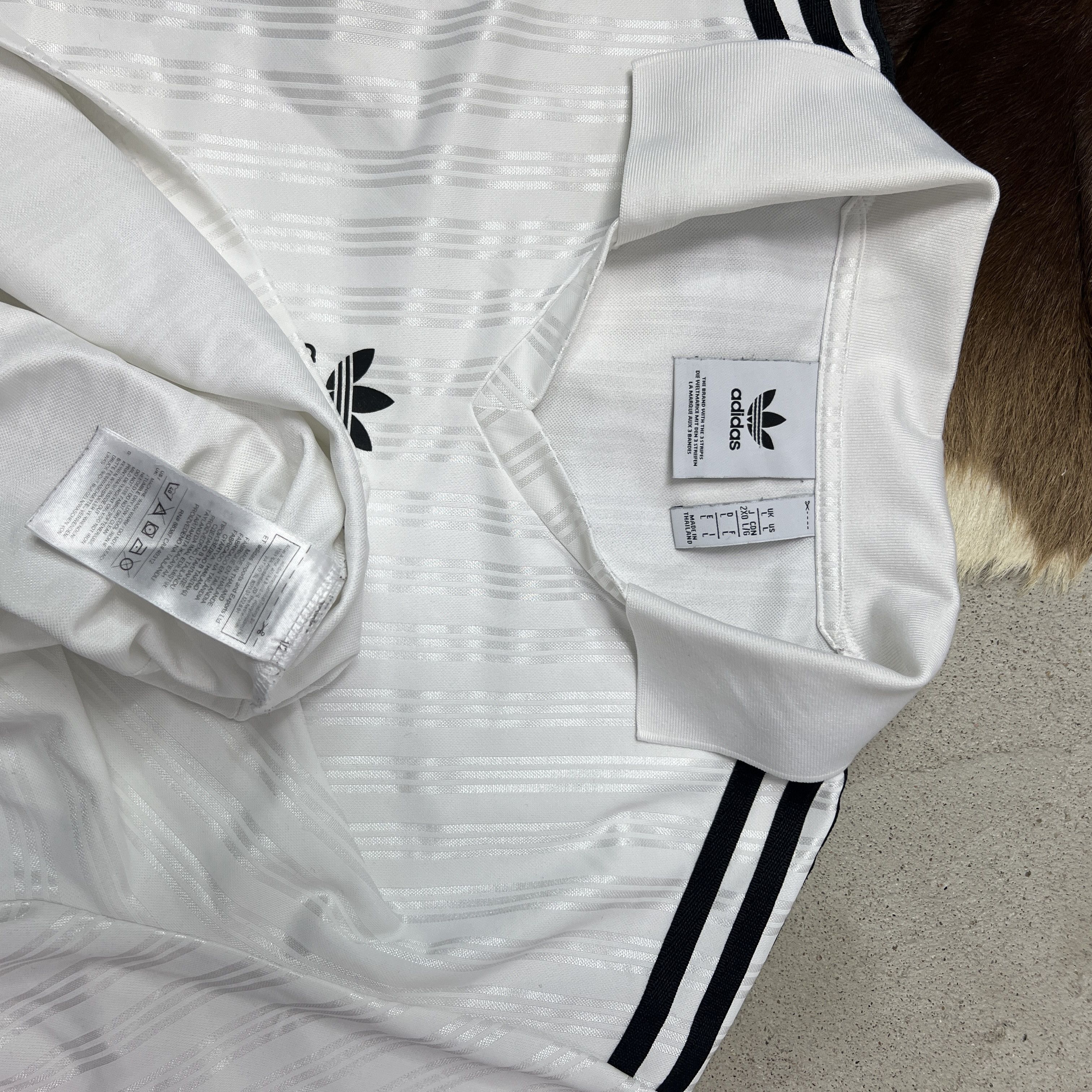 Adidas Vintage Sporty Streetwear Polo Adidas Jersey Y2K Size US L / EU 52-54 / 3 - 4 Thumbnail