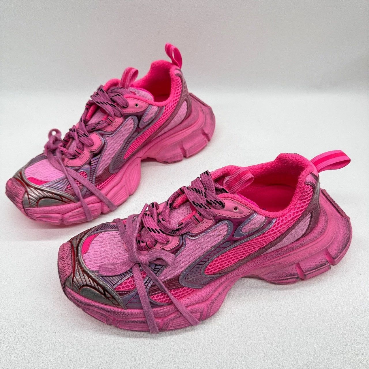 Balenciaga Balenciaga Polyester Red Lowtop Sneakers us_9 Women Size US 9 / IT 39 - 1 Thumbnail